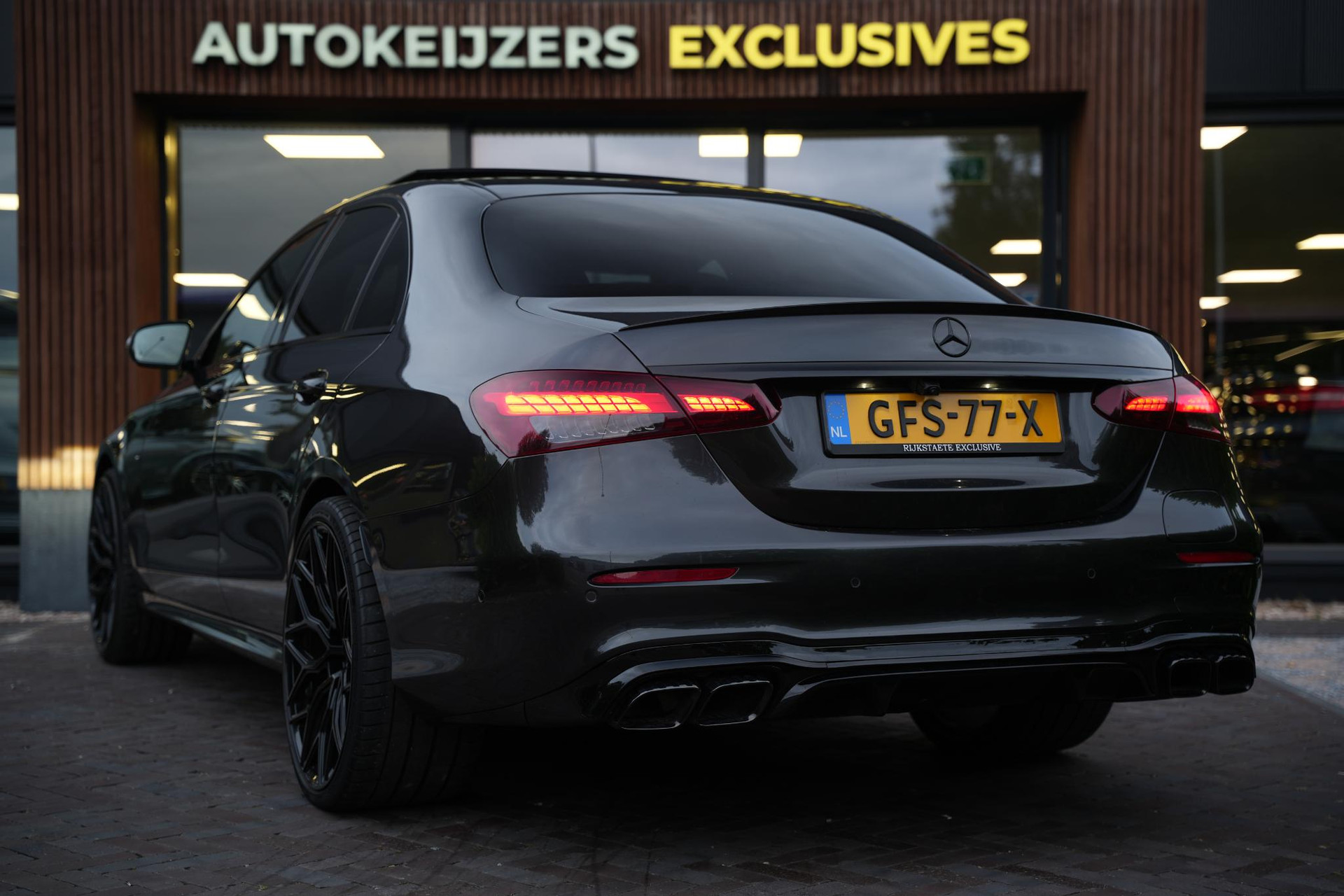 Mercedes-Benz E-Klasse 300 de Business Solution Luxury 2020  8