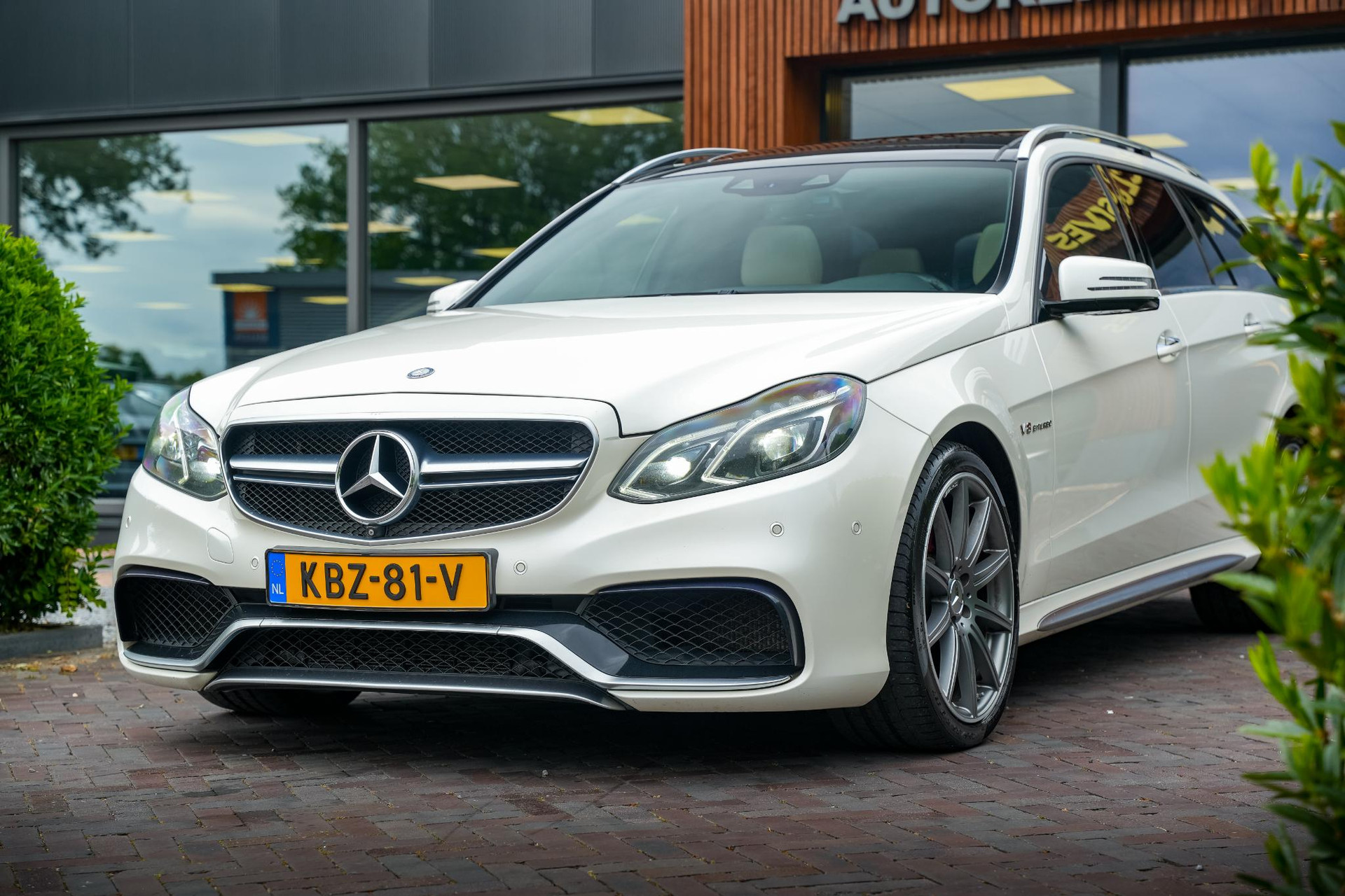 Mercedes-Benz E-Klasse Estate AMG 63 S 4MATIC 2014  13