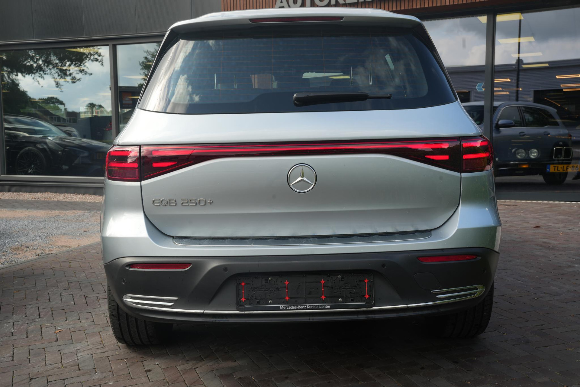 Mercedes-Benz EQB 250+ Business Solution 71 kWh 2025 High-Tech silver - Metallic finish (922U) 14