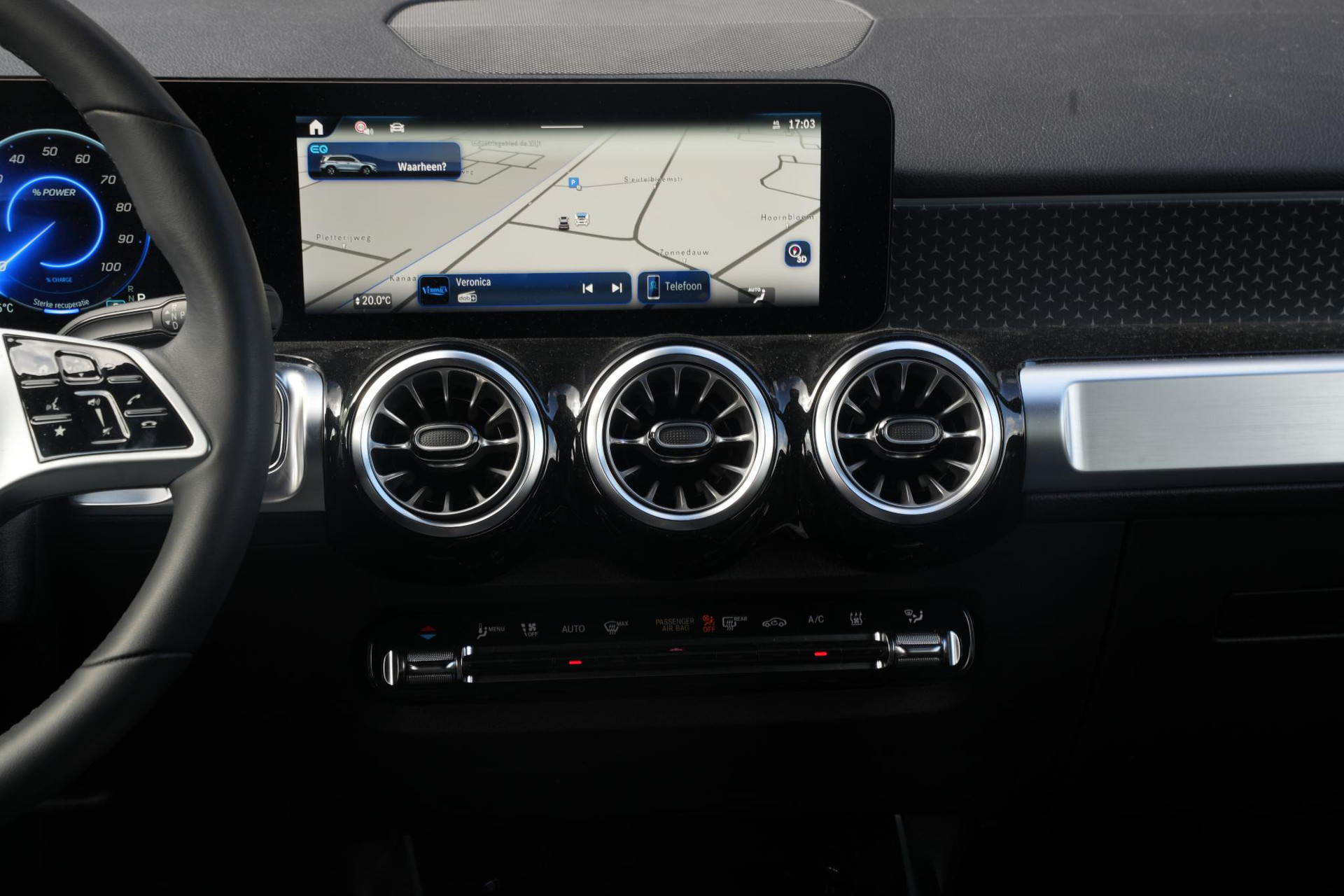 Mercedes-Benz EQB 250+ Business Solution 71 kWh 2025 High-Tech silver - Metallic finish (922U) 18