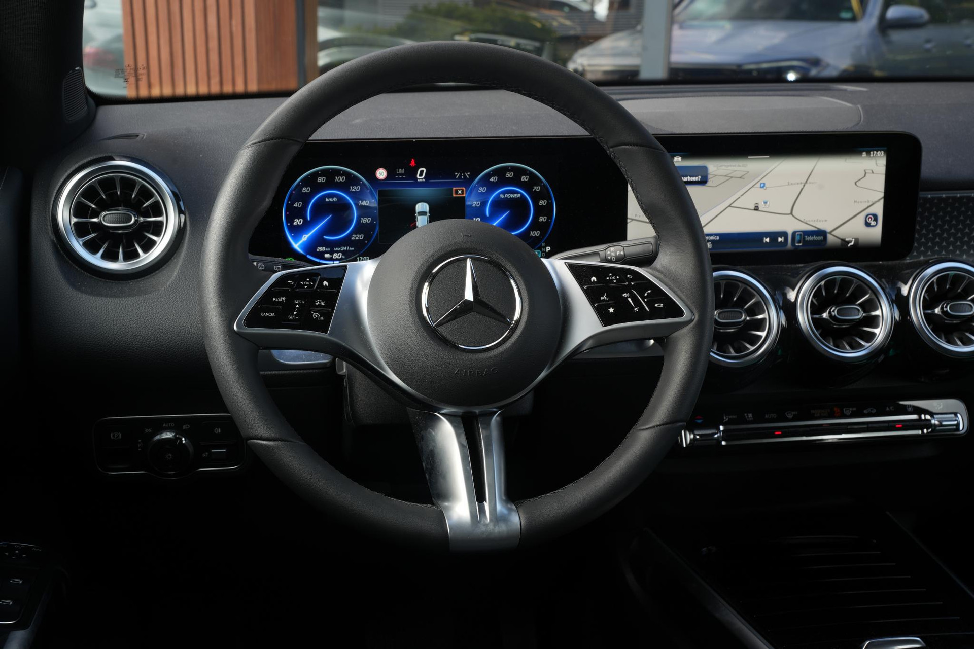 Mercedes-Benz EQB 250+ Business Solution 71 kWh 2025 High-Tech silver - Metallic finish (922U) 2