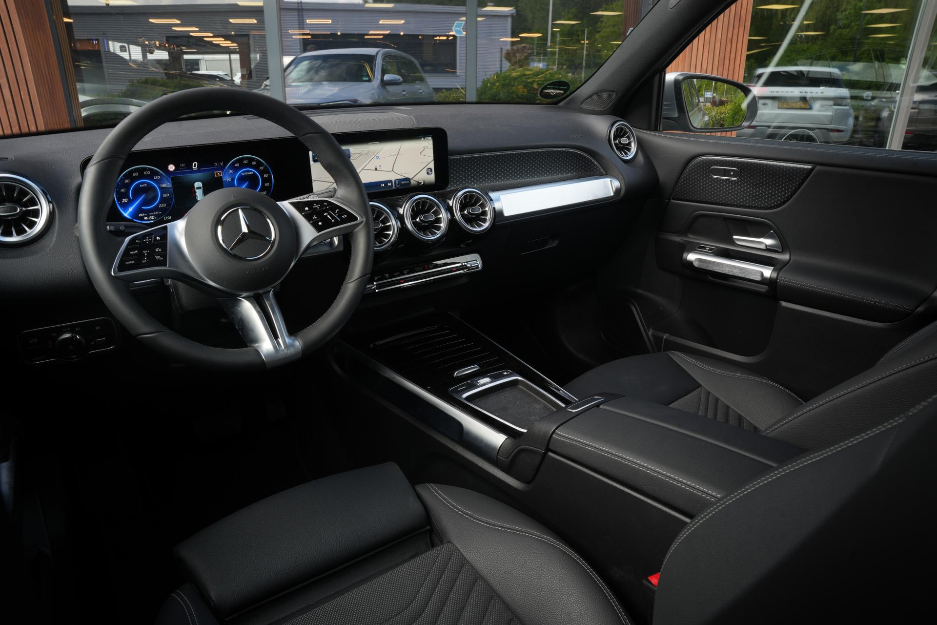 Mercedes-Benz EQB 250+ Business Solution 71 kWh 2025 High-Tech silver - Metallic finish (922U) 20