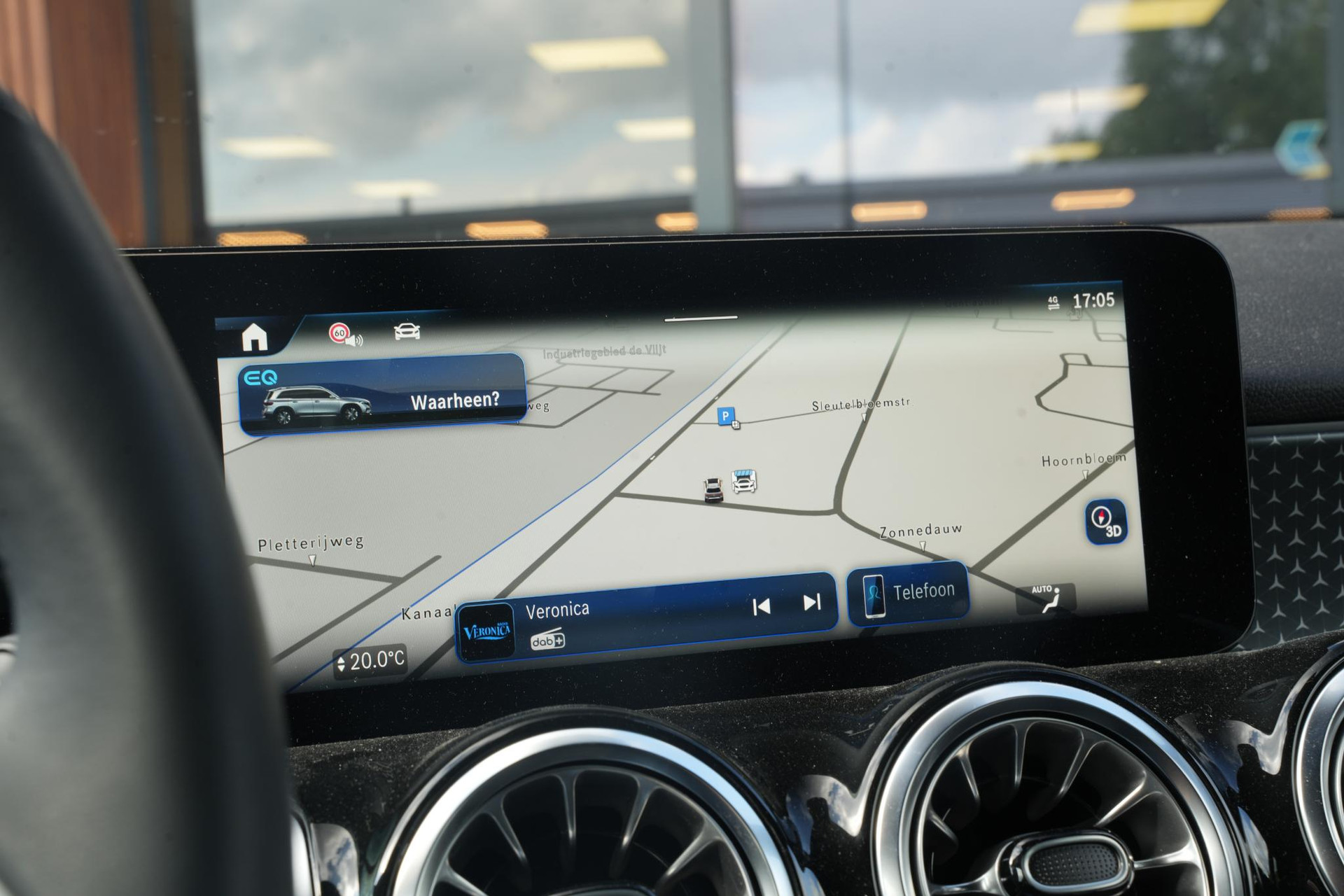 Mercedes-Benz EQB 250+ Business Solution 71 kWh 2025 High-Tech silver - Metallic finish (922U) 29