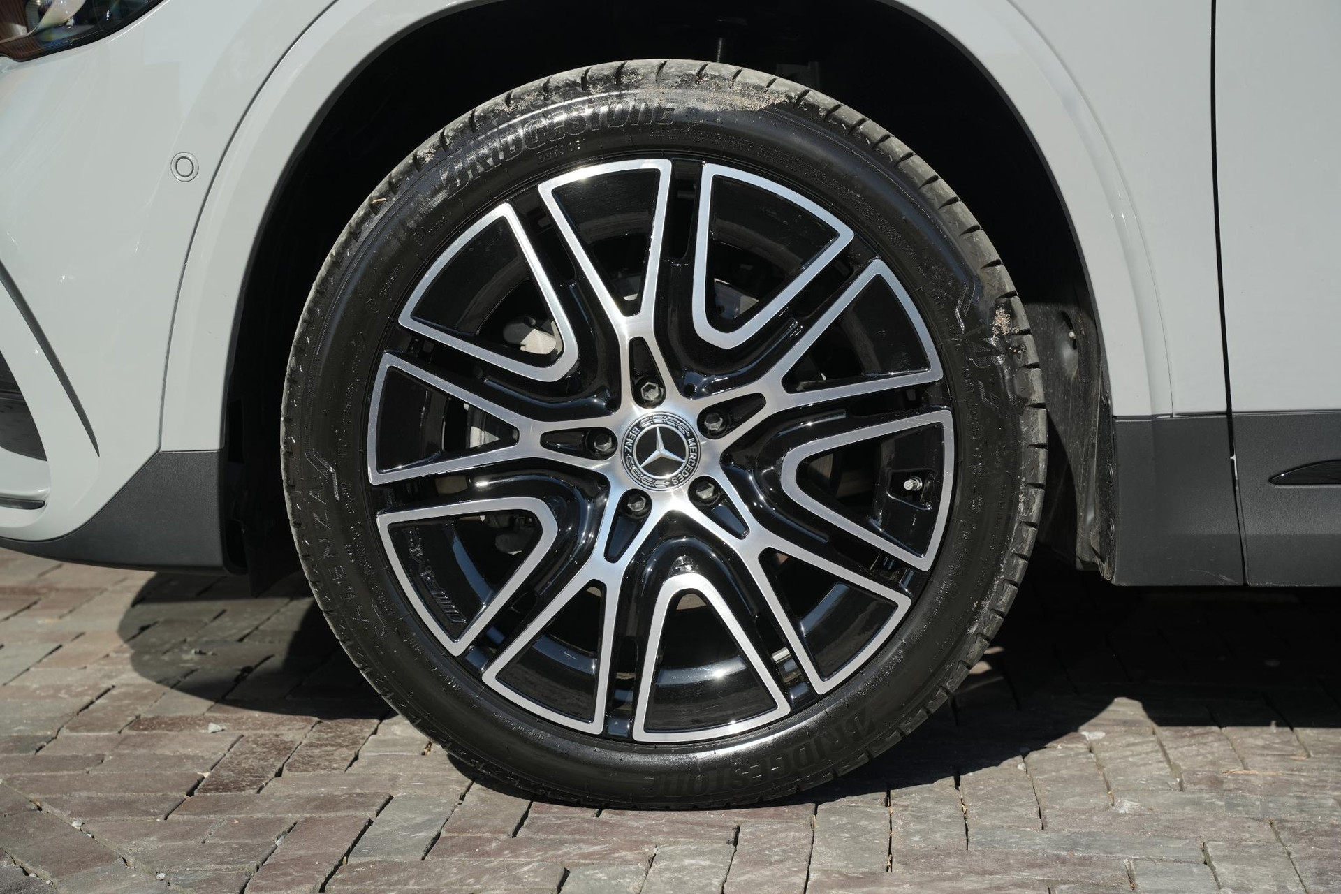 Mercedes-Benz GLA 200 AMG Line 2025 alpine gray - standard finish (956U) 10