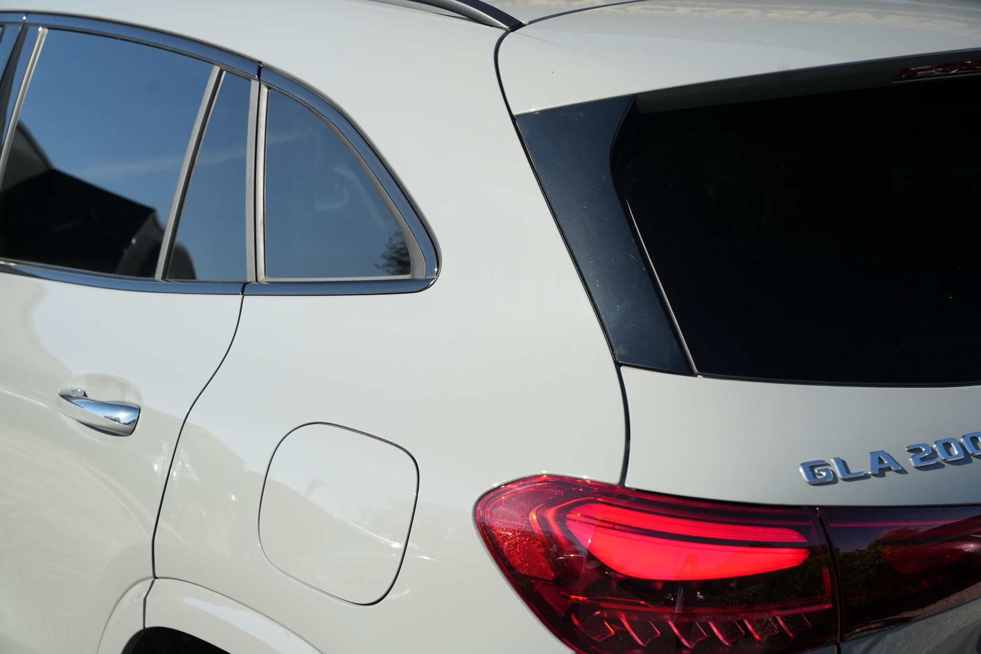 Mercedes-Benz GLA 200 AMG Line 2025 alpine gray - standard finish (956U) 11