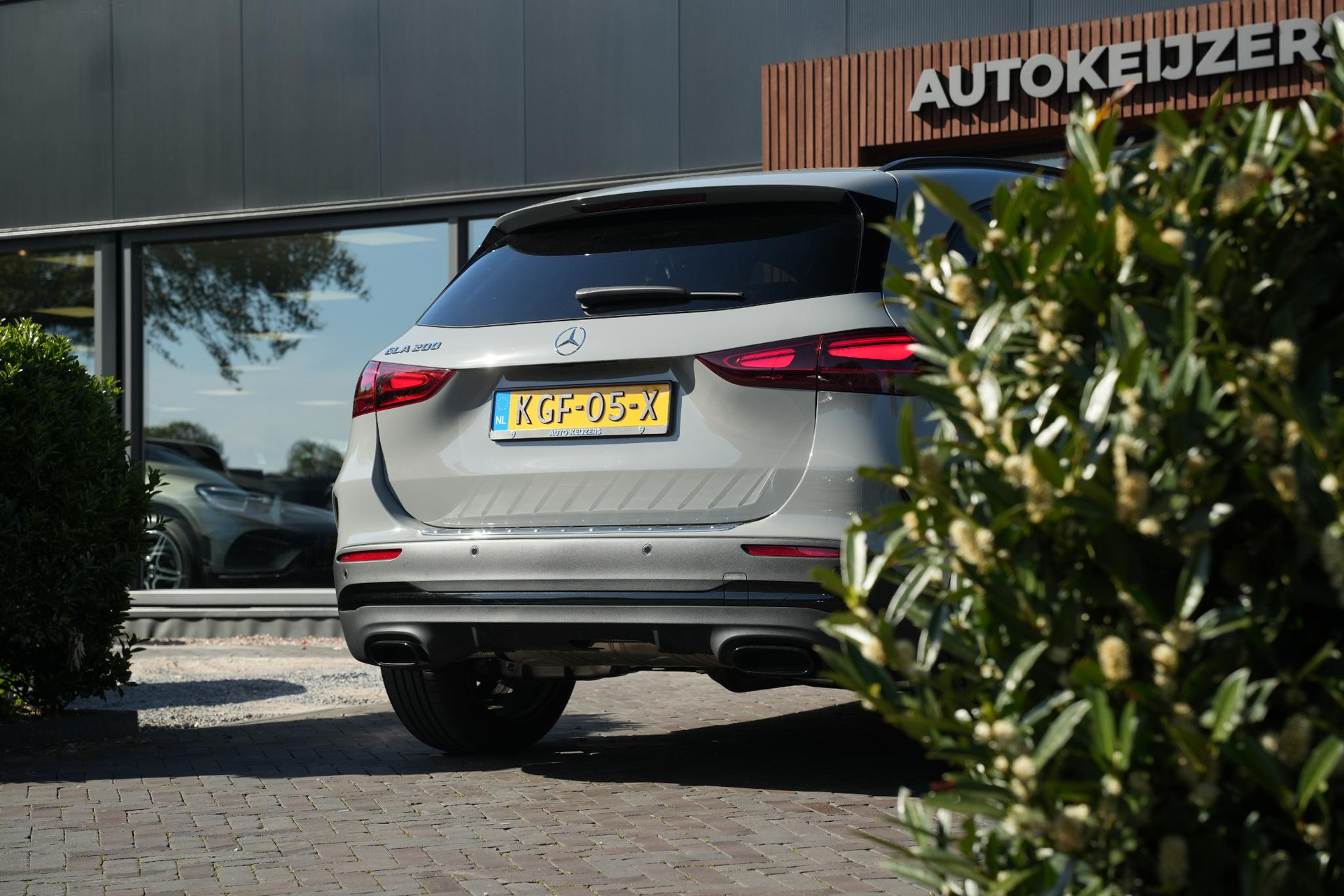 Mercedes-Benz GLA 200 AMG Line 2025 alpine gray - standard finish (956U) 14
