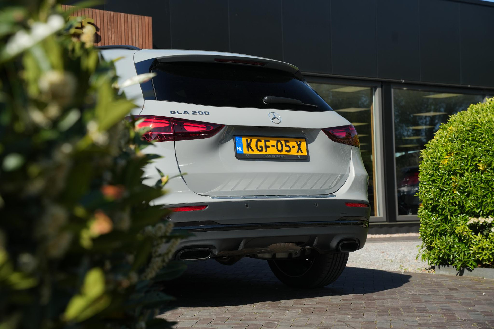 Mercedes-Benz GLA 200 AMG Line 2025 alpine gray - standard finish (956U) 15