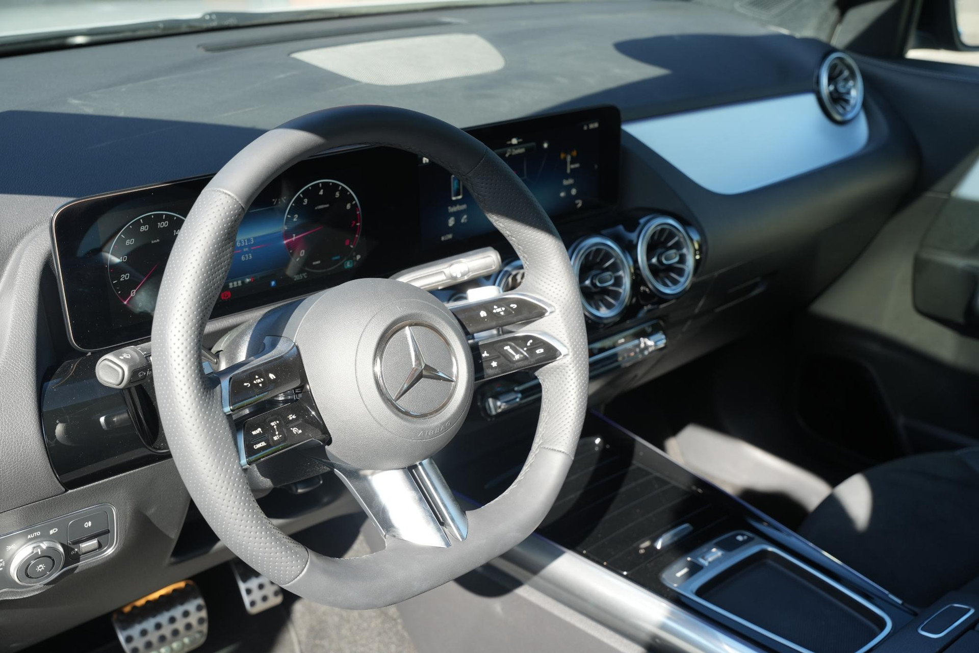 Mercedes-Benz GLA 200 AMG Line 2025 alpine gray - standard finish (956U) 20