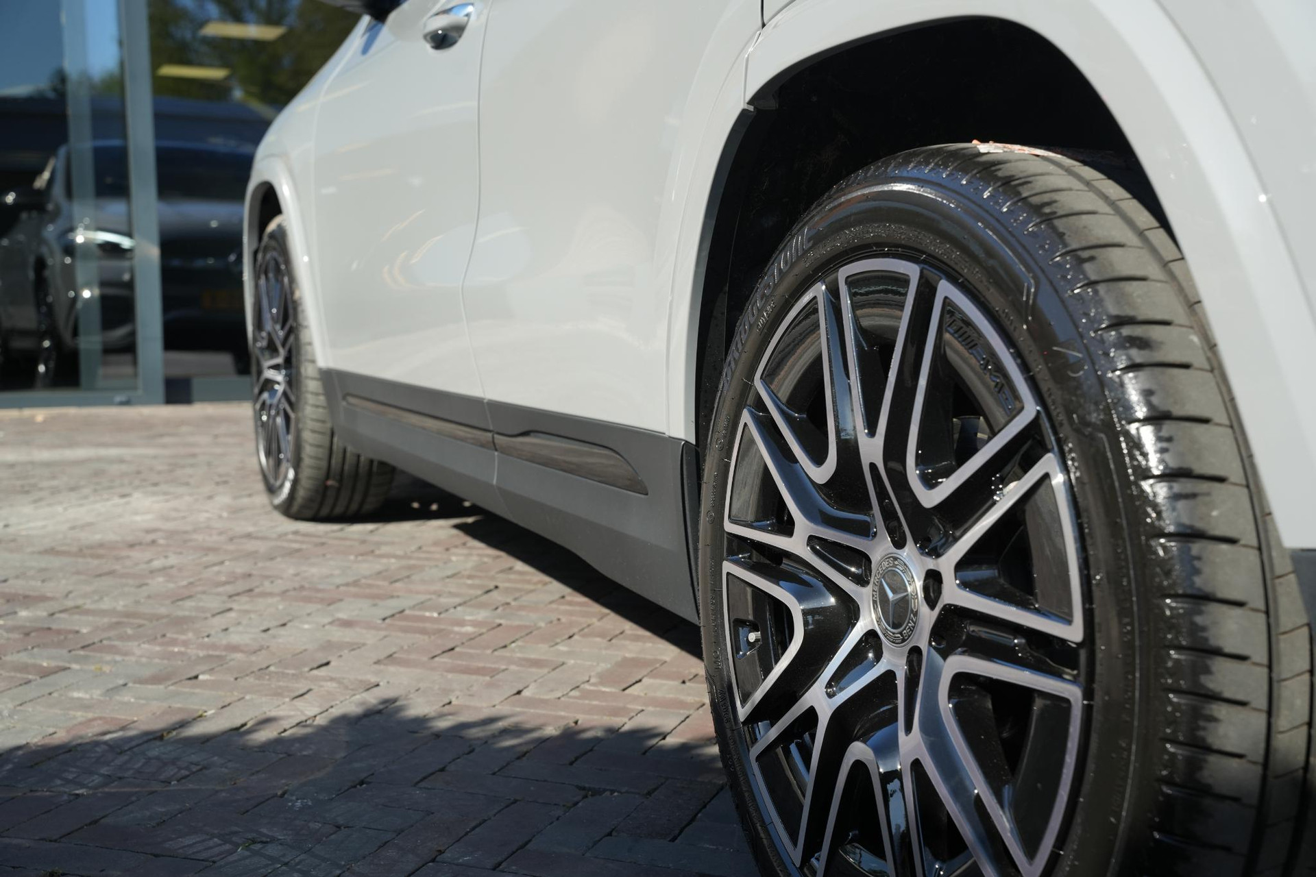 Mercedes-Benz GLA 200 AMG Line 2025 alpine gray - standard finish (956U) 41