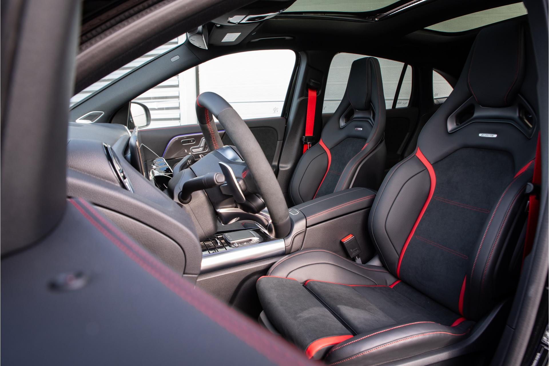 Mercedes-Benz GLA AMG 45 S 4MATIC+ 2024  12