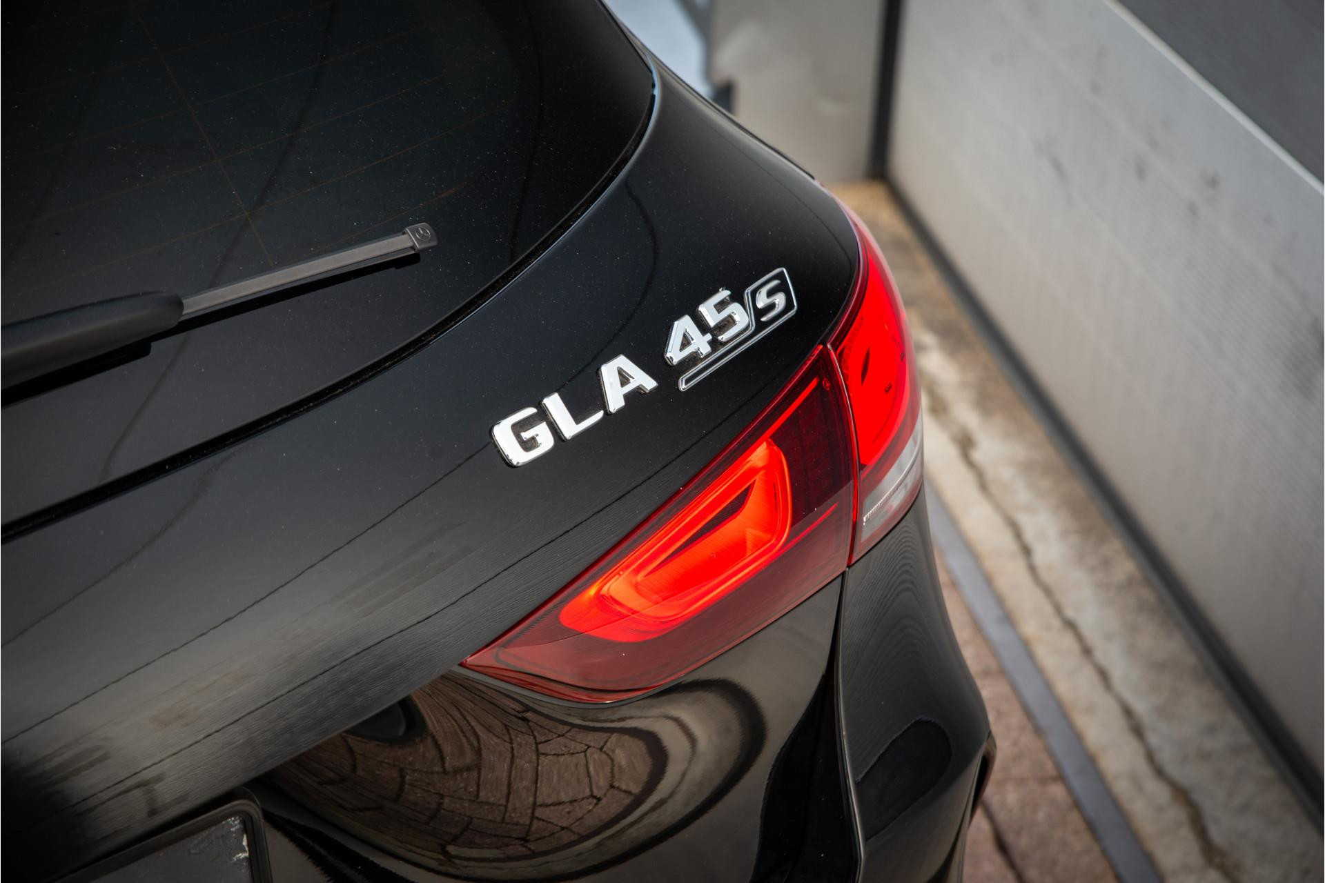 Mercedes-Benz GLA AMG 45 S 4MATIC+ 2024  38