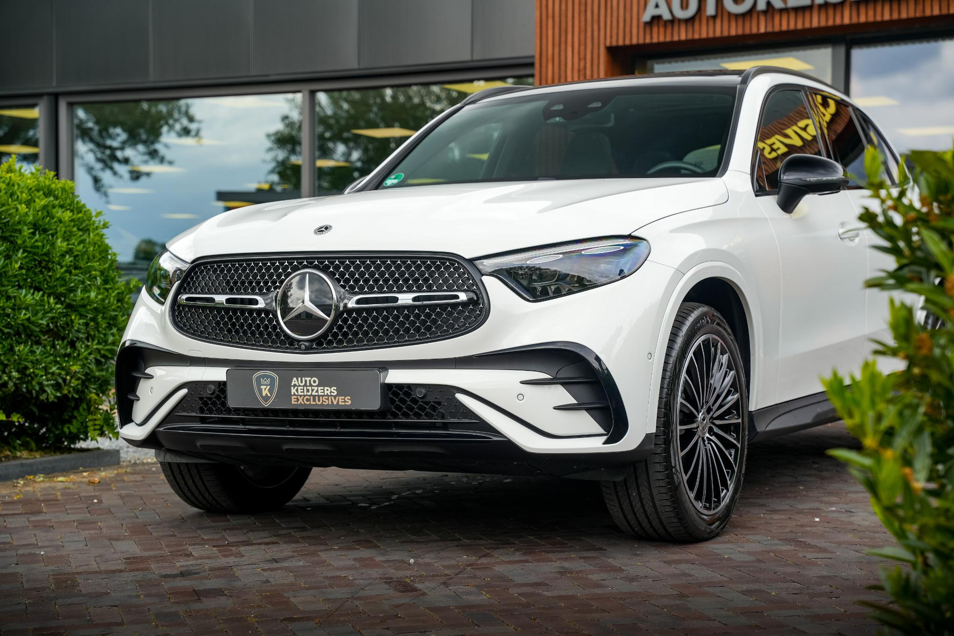Mercedes-Benz GLC 300de 4MATIC AMG Line 2025 POLAR WHITE - STANDARD FINISH (149U) 13