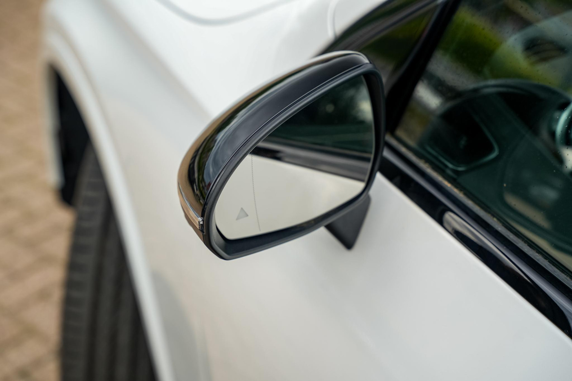 Mercedes-Benz GLC 300de 4MATIC AMG Line 2025 POLAR WHITE - STANDARD FINISH (149U) 35