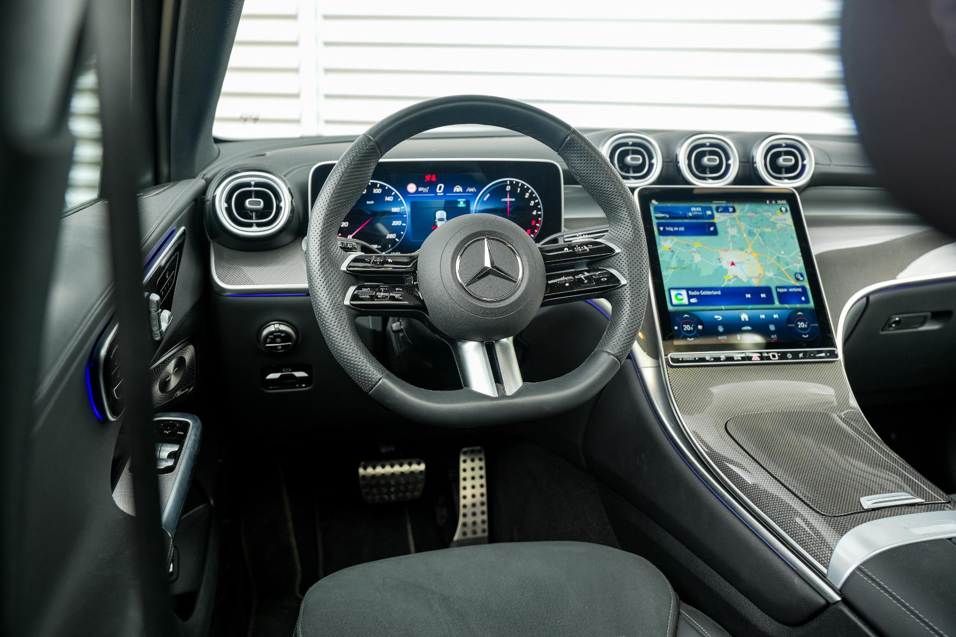 Mercedes-Benz GLC 300de 4MATIC AMG Line 2025 POLAR WHITE - STANDARD FINISH (149U) 4