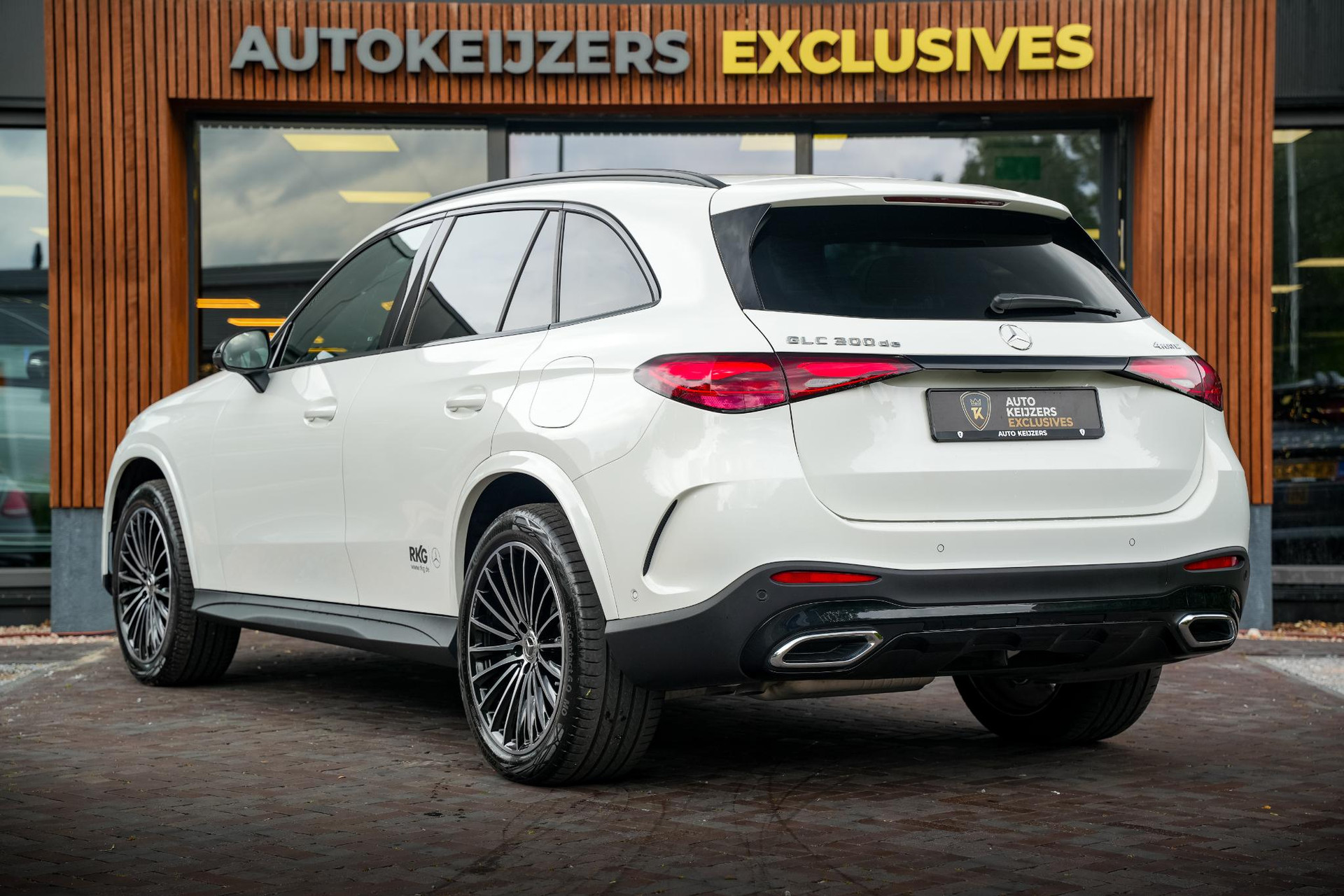 Mercedes-Benz GLC 300de 4MATIC AMG Line 2025 POLAR WHITE - STANDARD FINISH (149U) 7