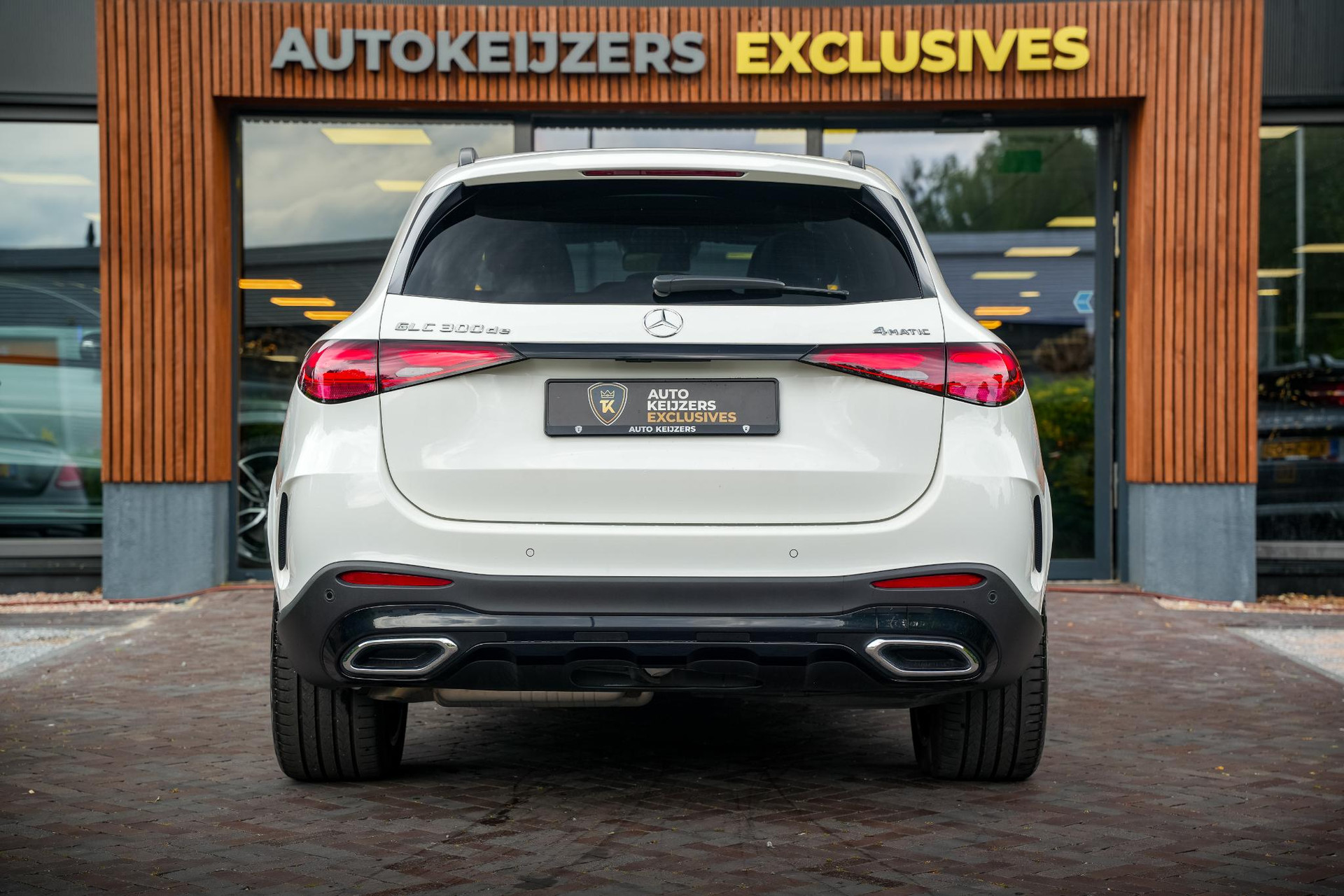 Mercedes-Benz GLC 300de 4MATIC AMG Line 2025 POLAR WHITE - STANDARD FINISH (149U) 9