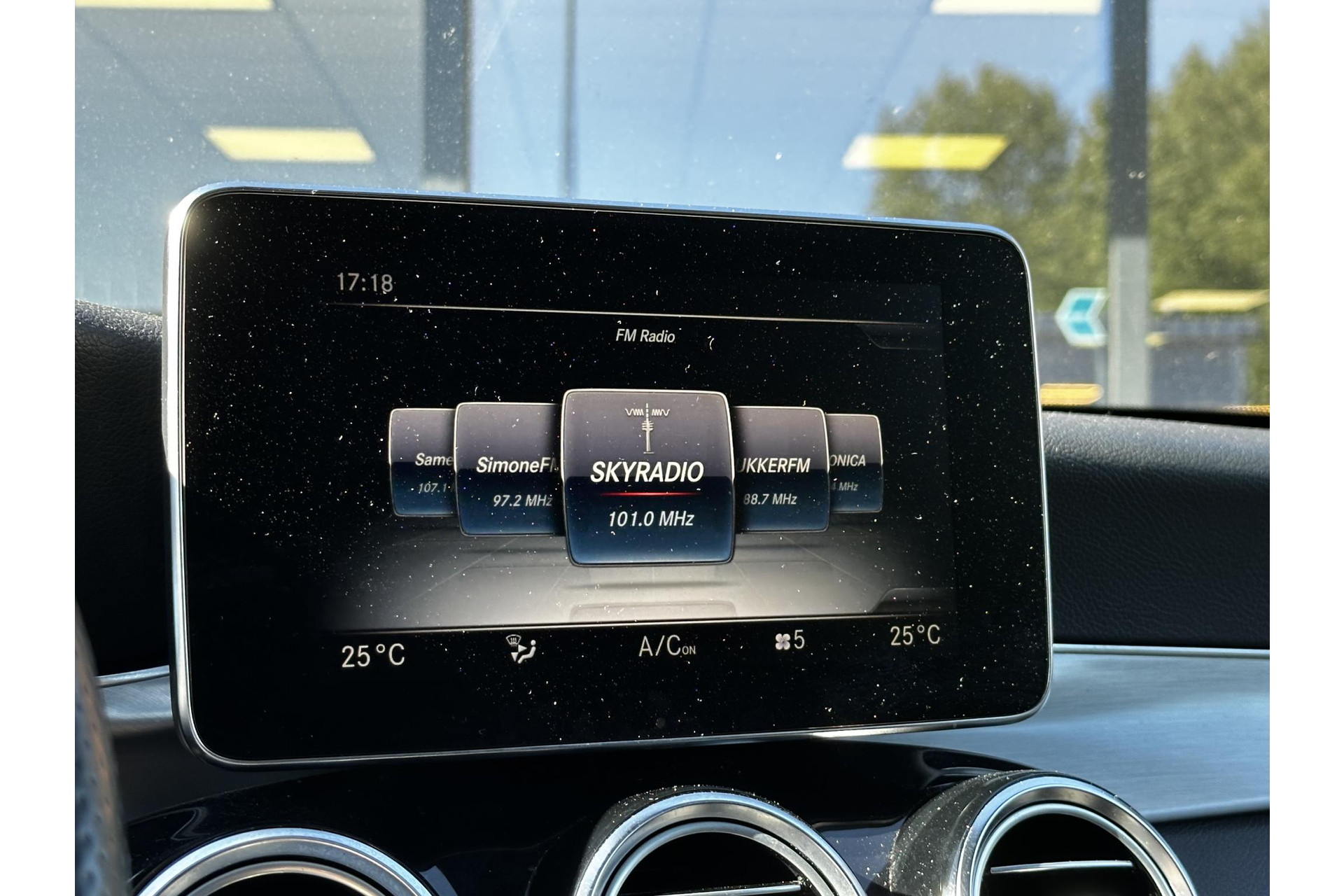 Mercedes-Benz GLC Coupé 250 4MATIC Premium Plus 2017 OBSIDIAN BLACK (197U) 20