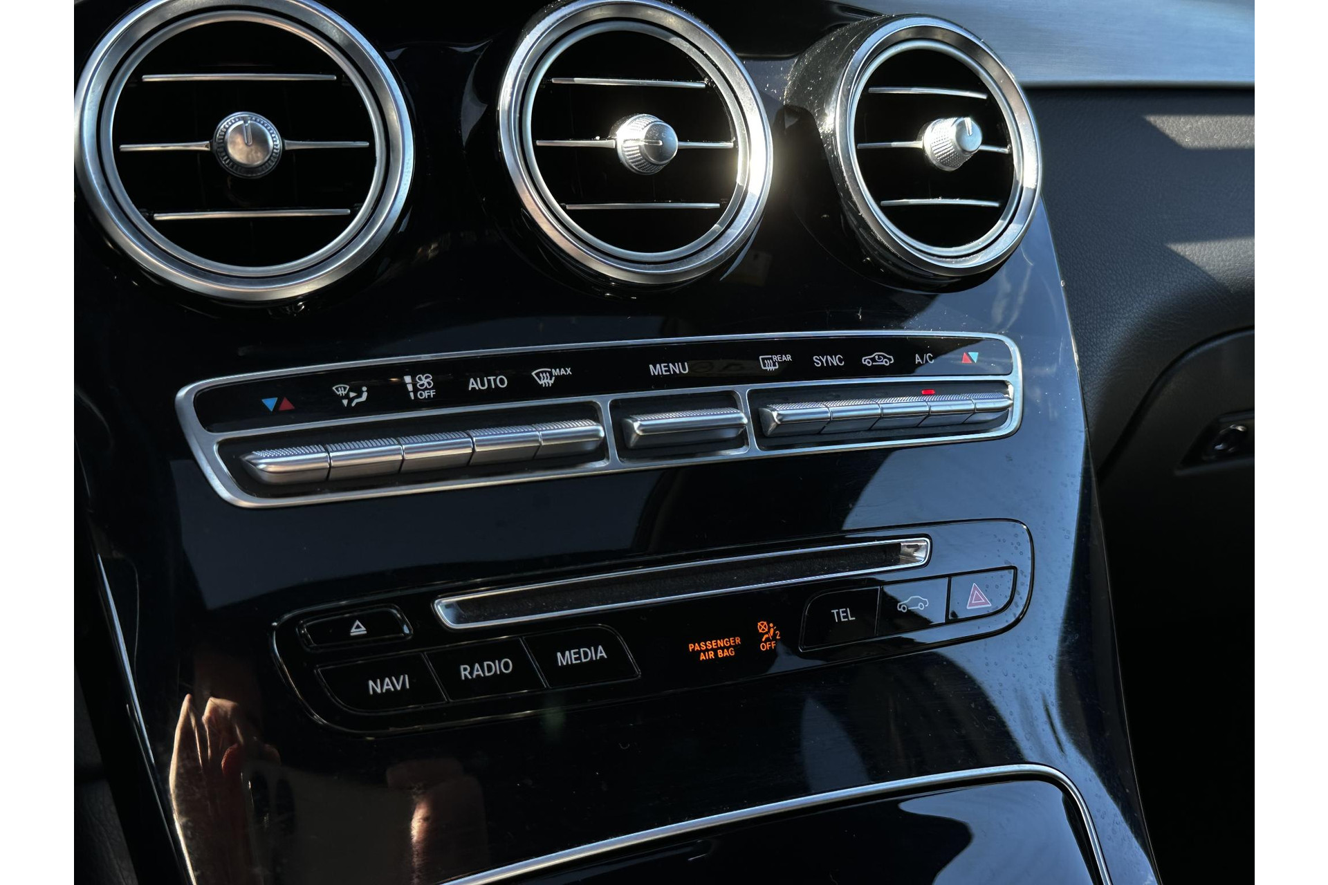 Mercedes-Benz GLC Coupé 250 4MATIC Premium Plus 2017 OBSIDIAN BLACK (197U) 25