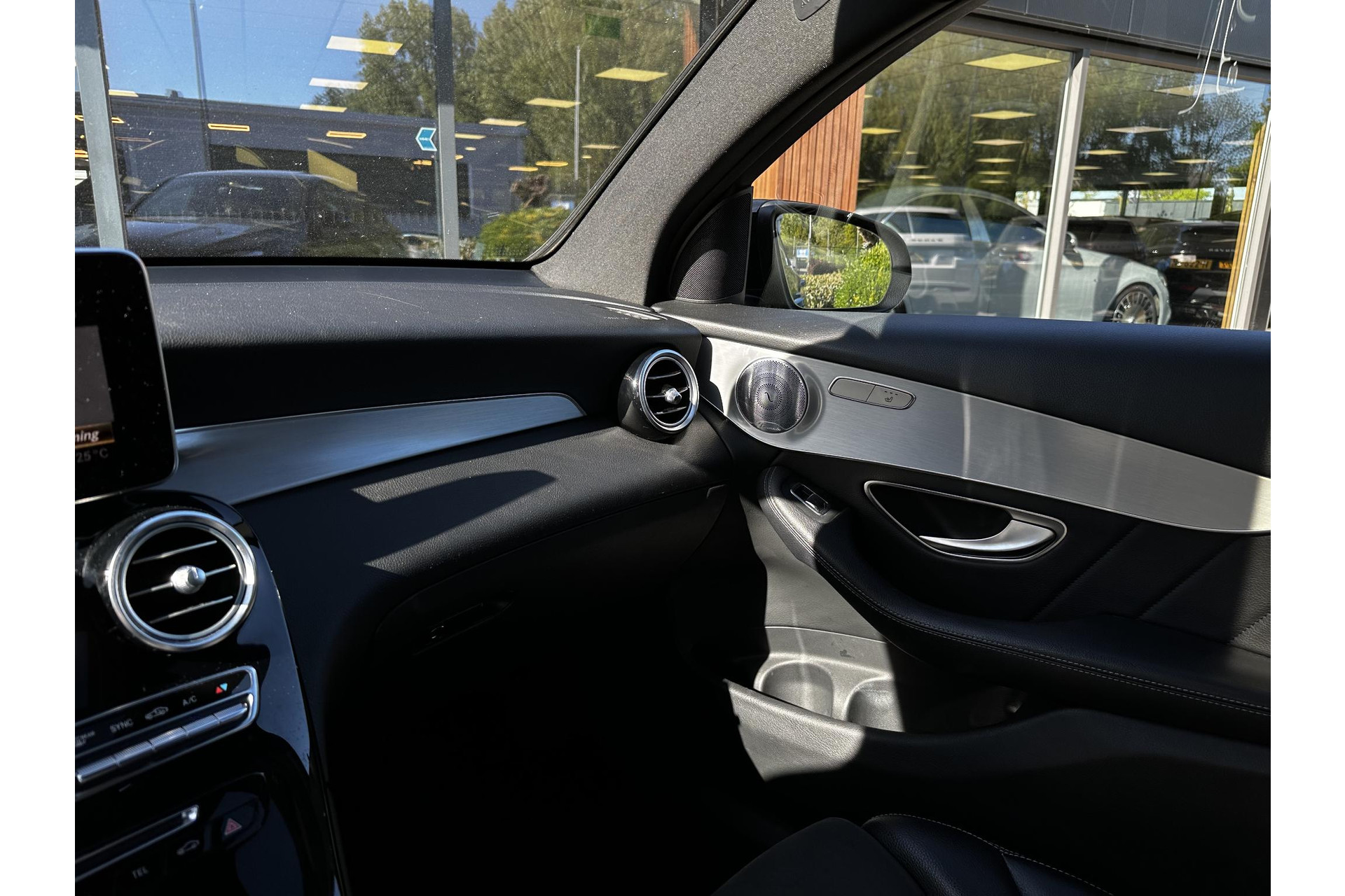 Mercedes-Benz GLC Coupé 250 4MATIC Premium Plus 2017 OBSIDIAN BLACK (197U) 26