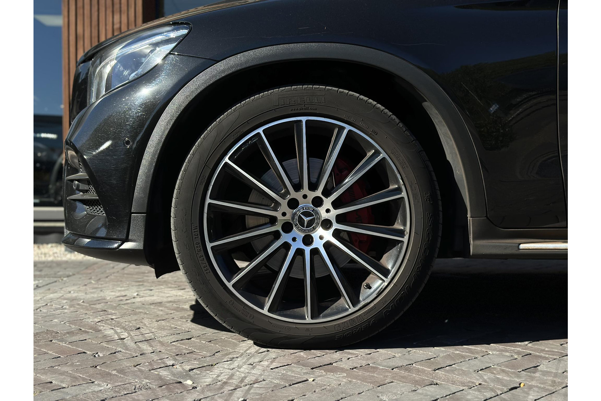 Mercedes-Benz GLC Coupé 250 4MATIC Premium Plus 2017 OBSIDIAN BLACK (197U) 9