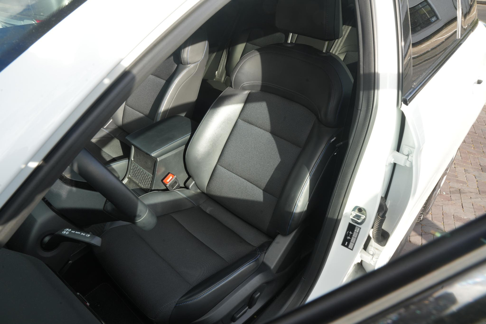 MG Mg4 electric Comfort 64 kWh 2023  36