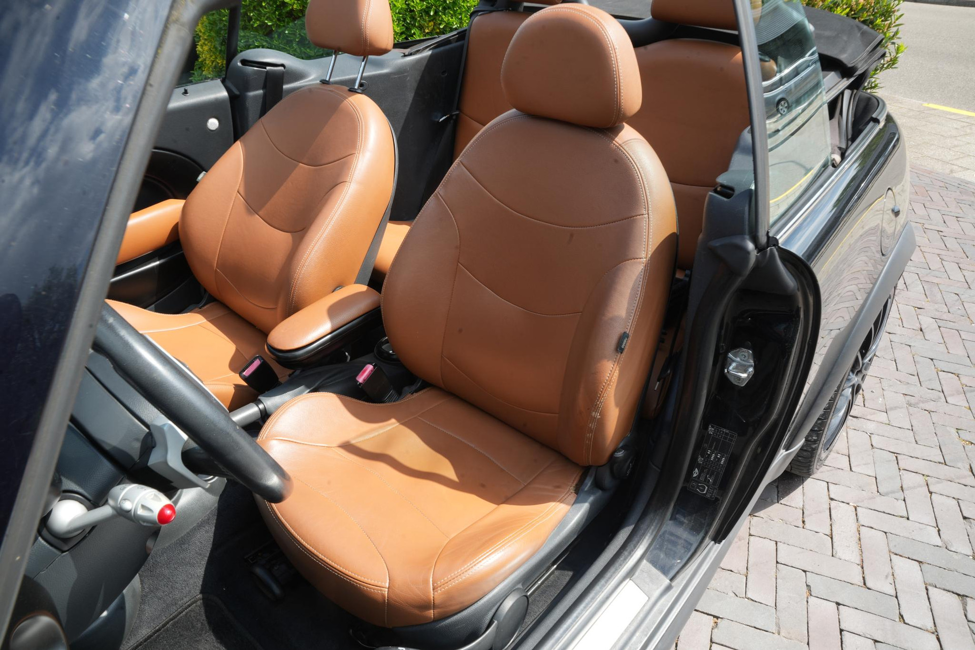 MINI Cabrio 1.6 Cooper S Chili 2005 Black ii  4