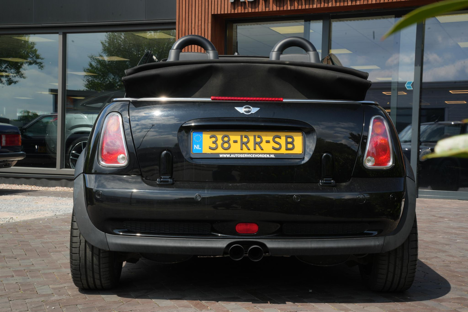 MINI Cabrio 1.6 Cooper S Chili 2005 Black ii  8