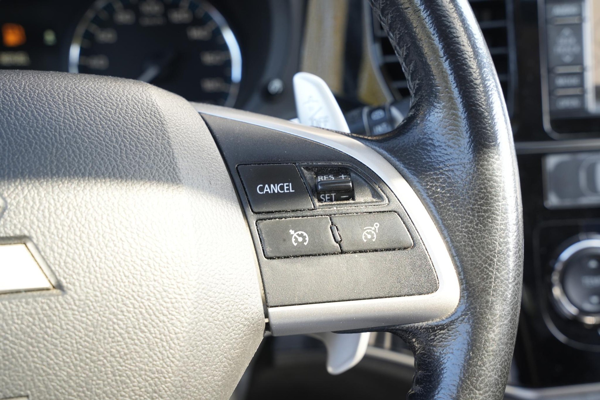 Mitsubishi Outlander 2.0 PHEV instyle 2013 Amethyst black p 14