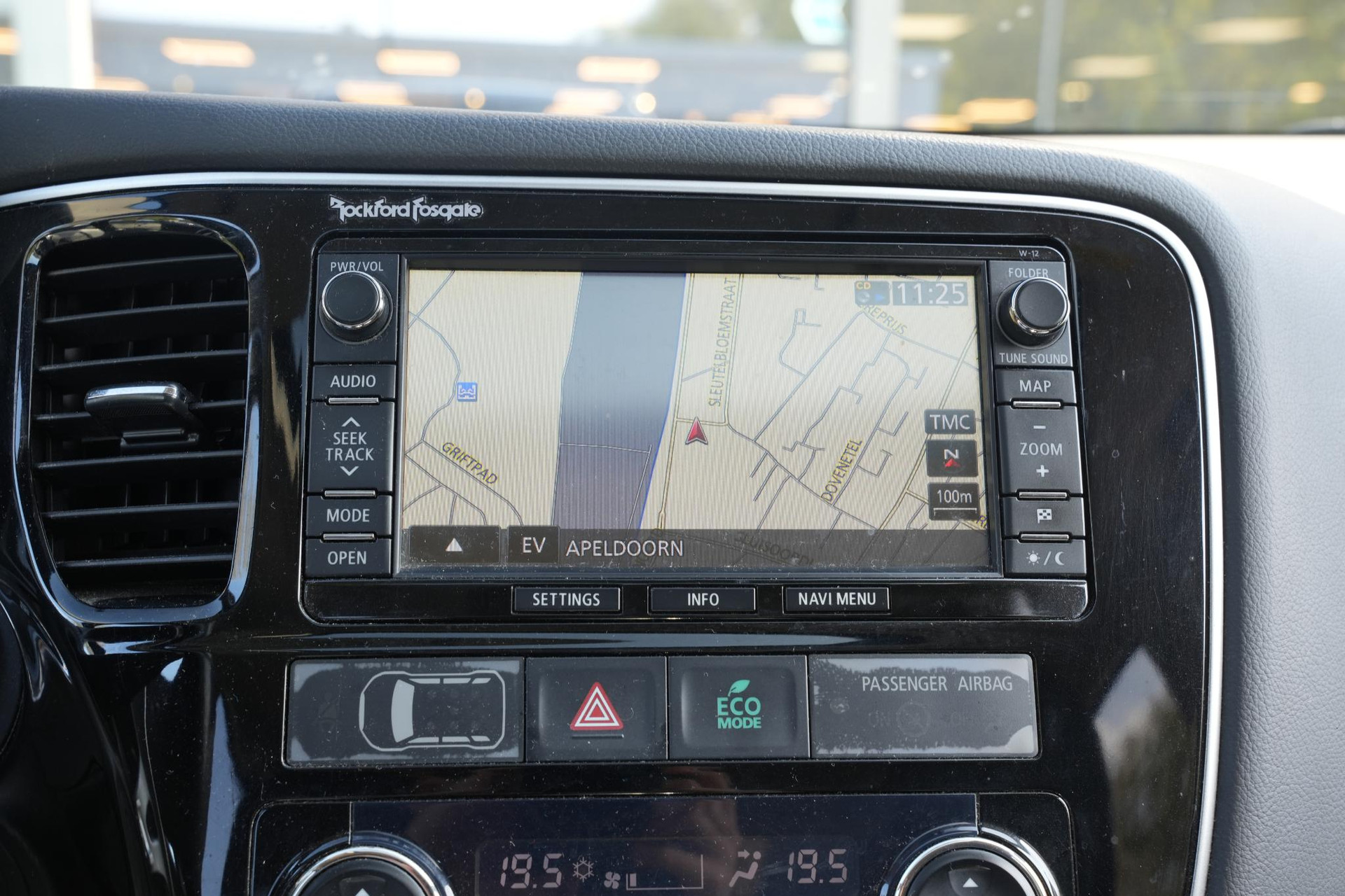 Mitsubishi Outlander 2.0 PHEV instyle 2013 Amethyst black p 16