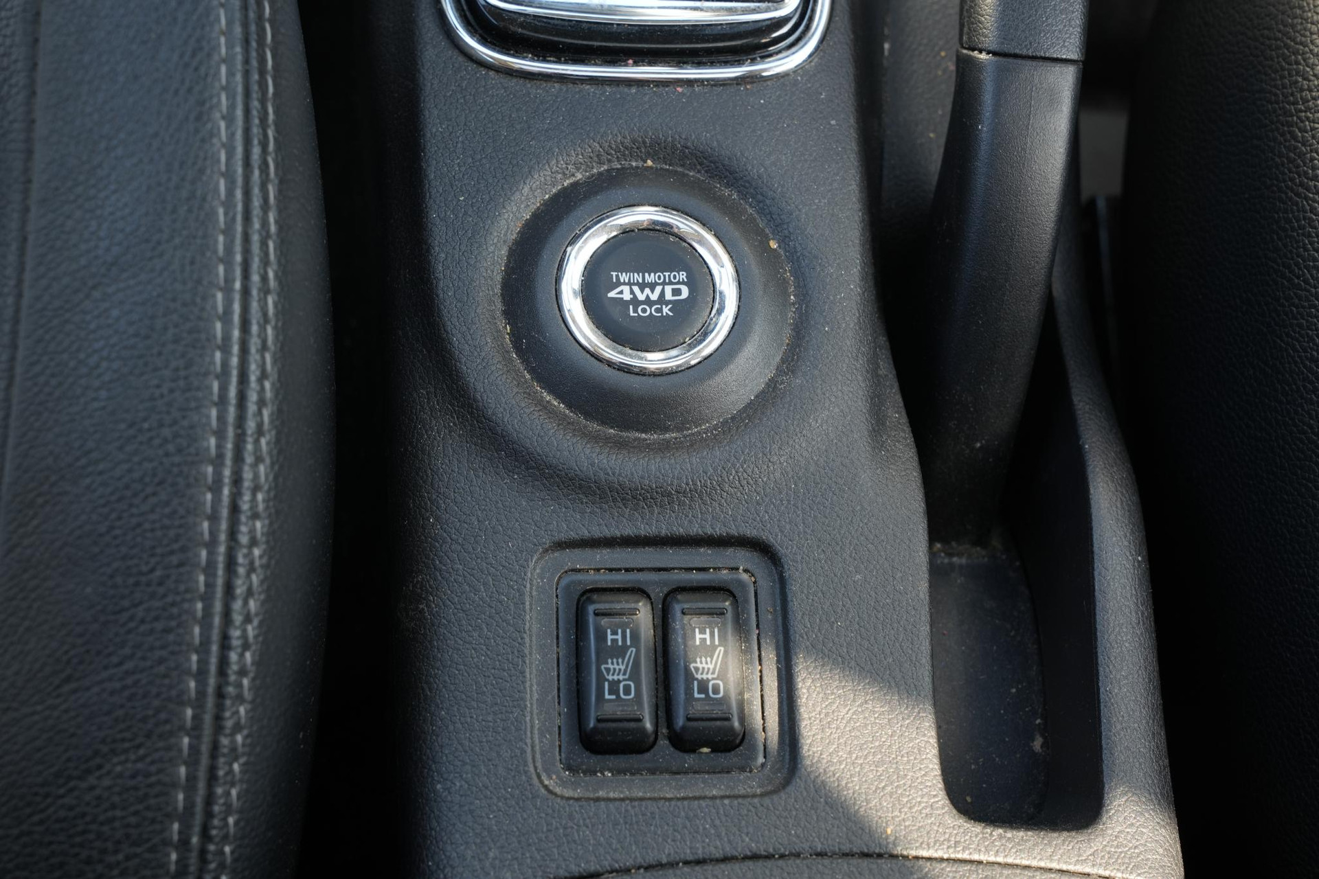 Mitsubishi Outlander 2.0 PHEV instyle 2013 Amethyst black p 19