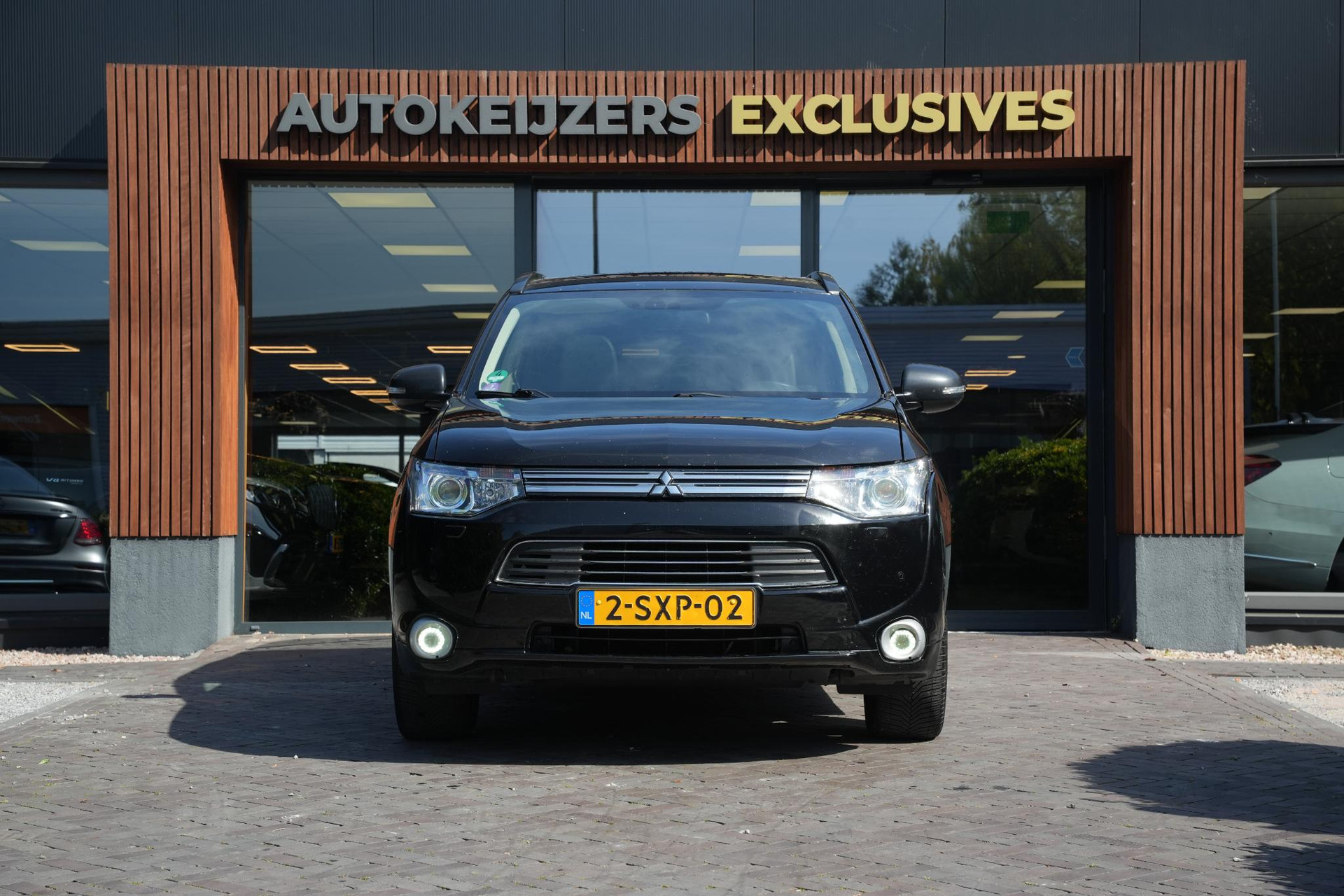 Mitsubishi Outlander 2.0 PHEV instyle 2013 Amethyst black p 2
