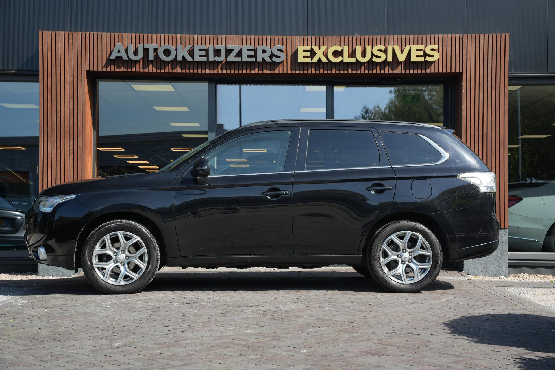 Mitsubishi Outlander 2.0 PHEV instyle 2013 Amethyst black p 4