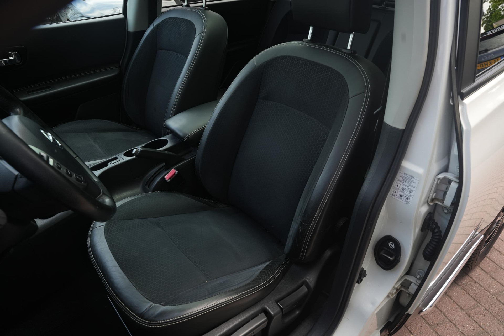 Nissan QASHQAI 1.6 360 2013  18