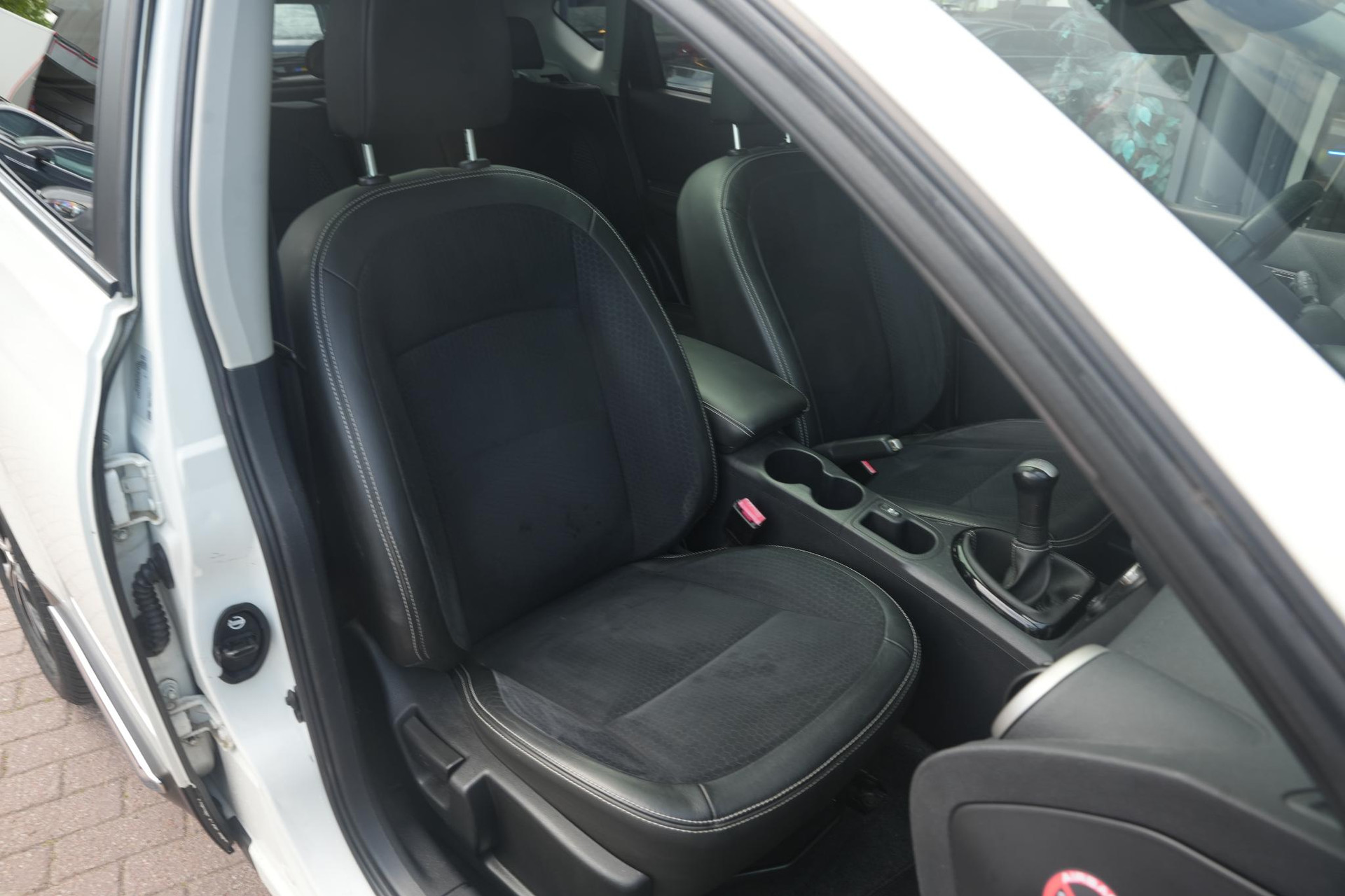Nissan QASHQAI 1.6 360 2013  19