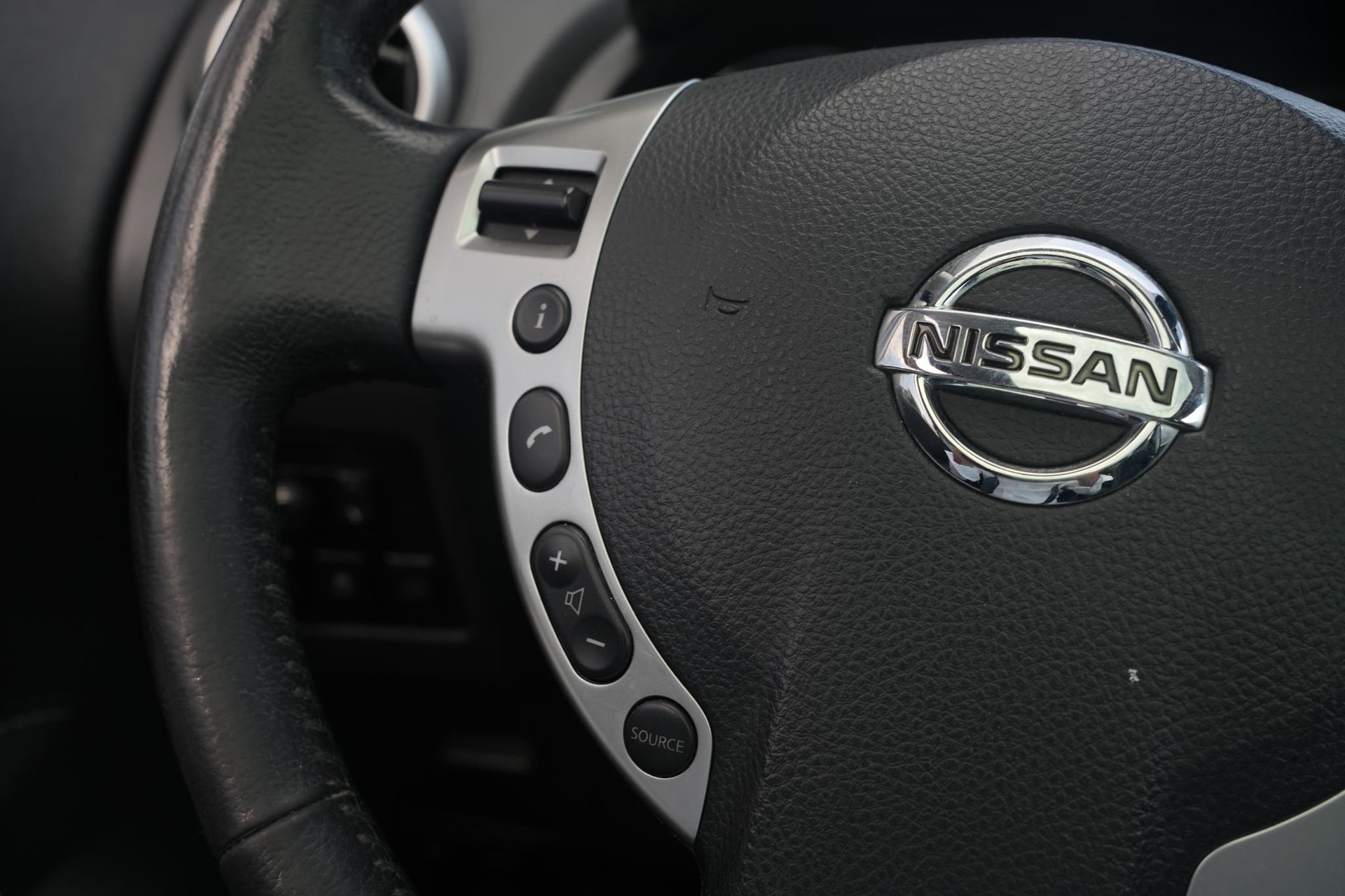 Nissan QASHQAI 1.6 360 2013  27