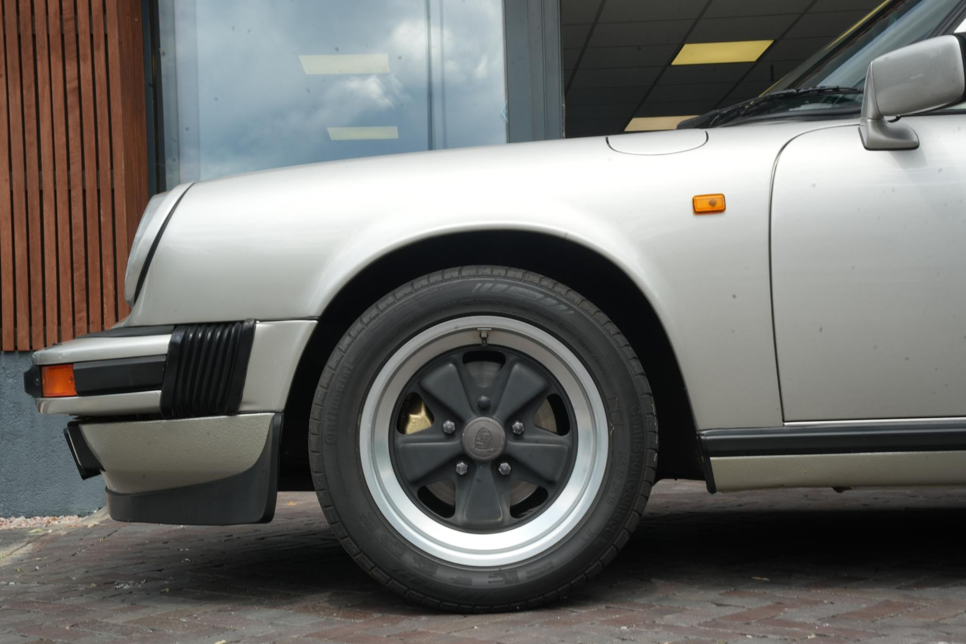 Porsche 911 3.2 Coupé 1983  7