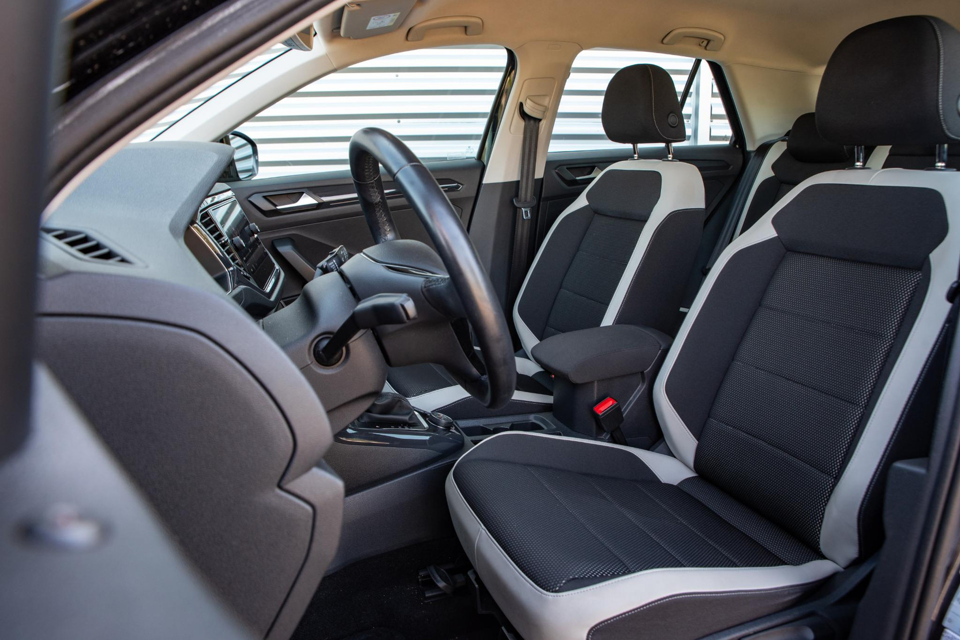 Volkswagen T-Roc 2.0 TSI 4Motion Sport 2018 Deep black pearl 12