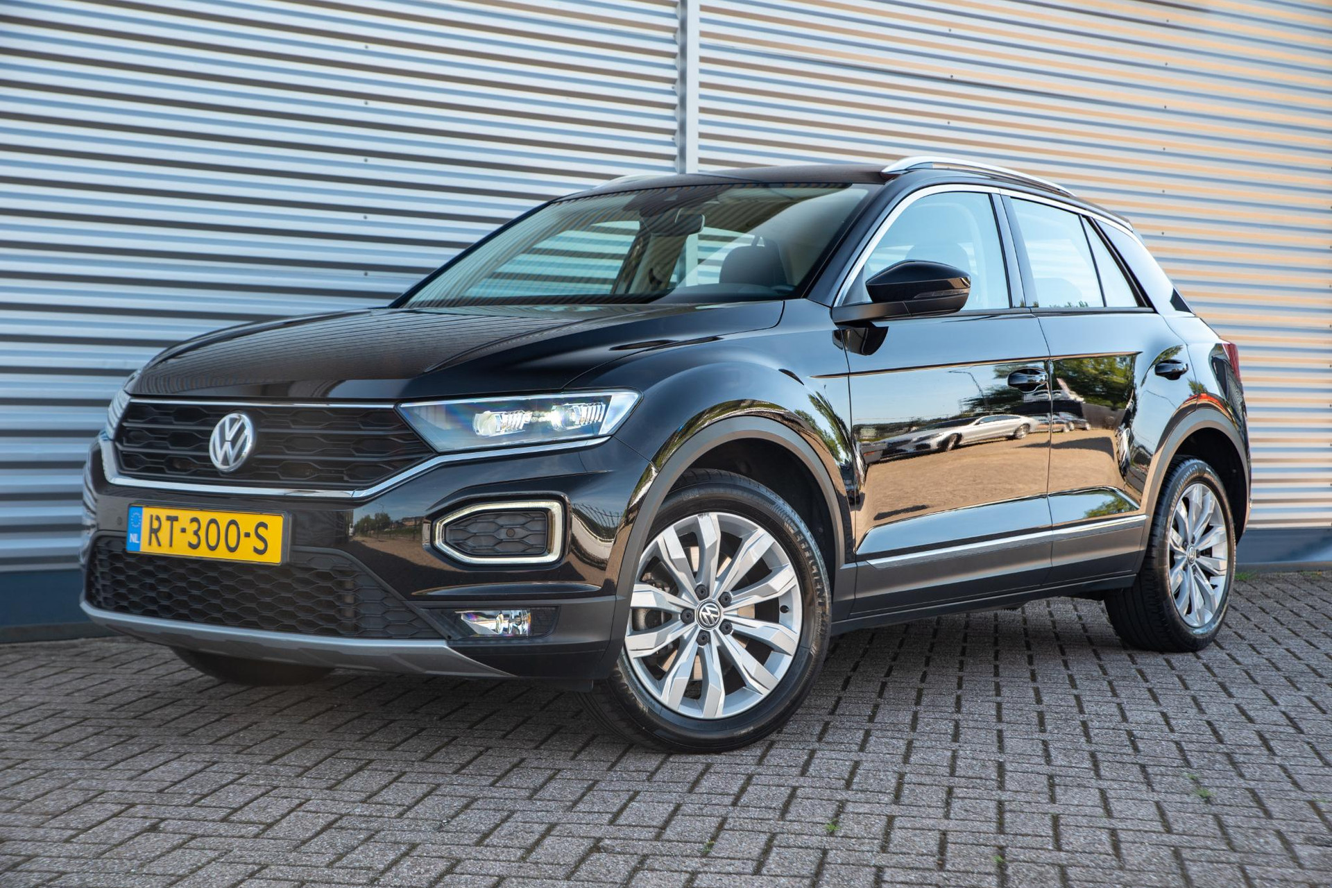 Volkswagen T-Roc 2.0 TSI 4Motion Sport 2018 Deep black pearl 25