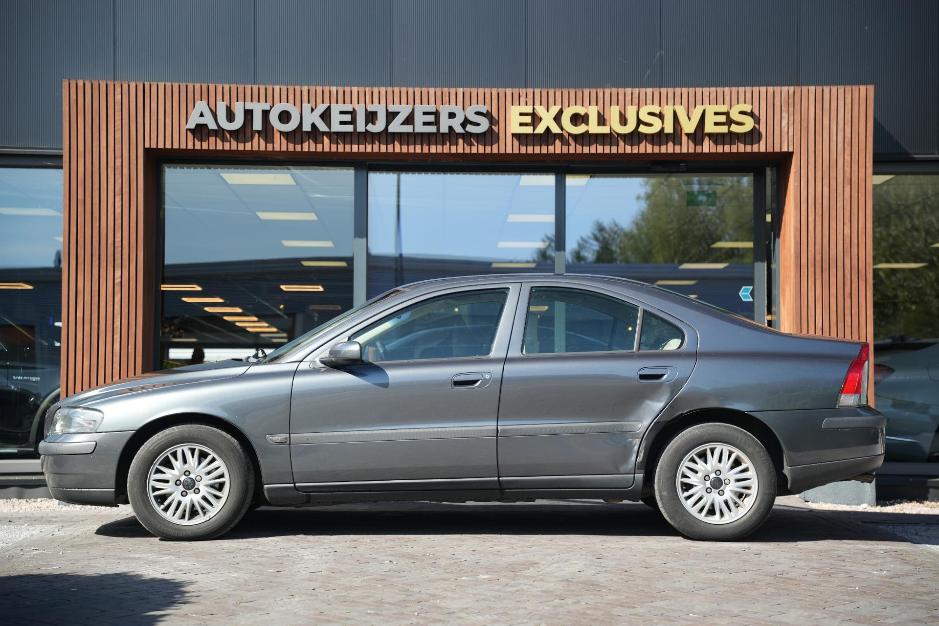 Volvo S60 2.4 Sports Edition 2004 TITANIUM GREY PEARL (455) 3