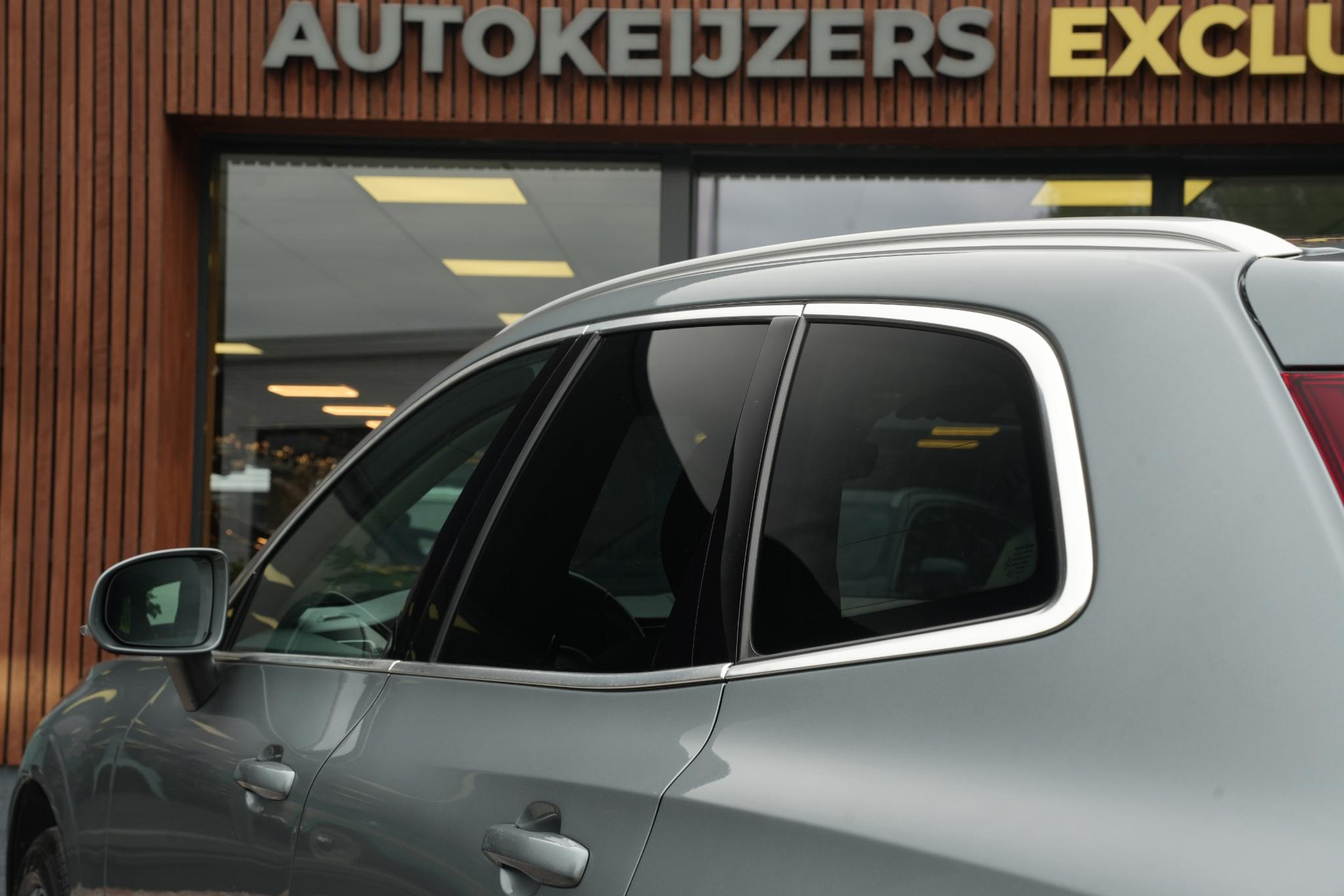 Volvo XC60 2.0 D4 Inscription 2019 OSMIUM GREY (714) 11