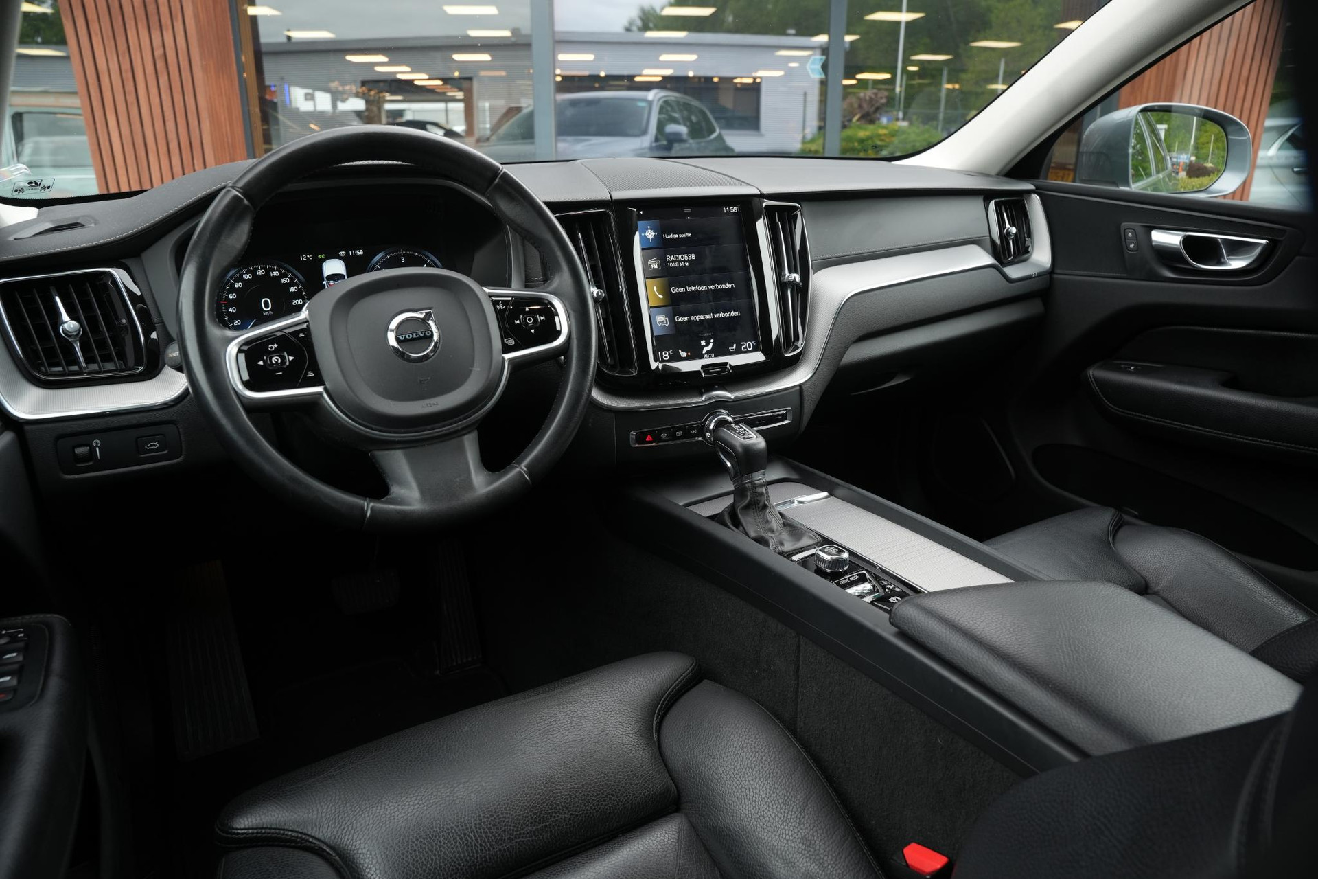 Volvo XC60 2.0 D4 Inscription 2019 OSMIUM GREY (714) 12