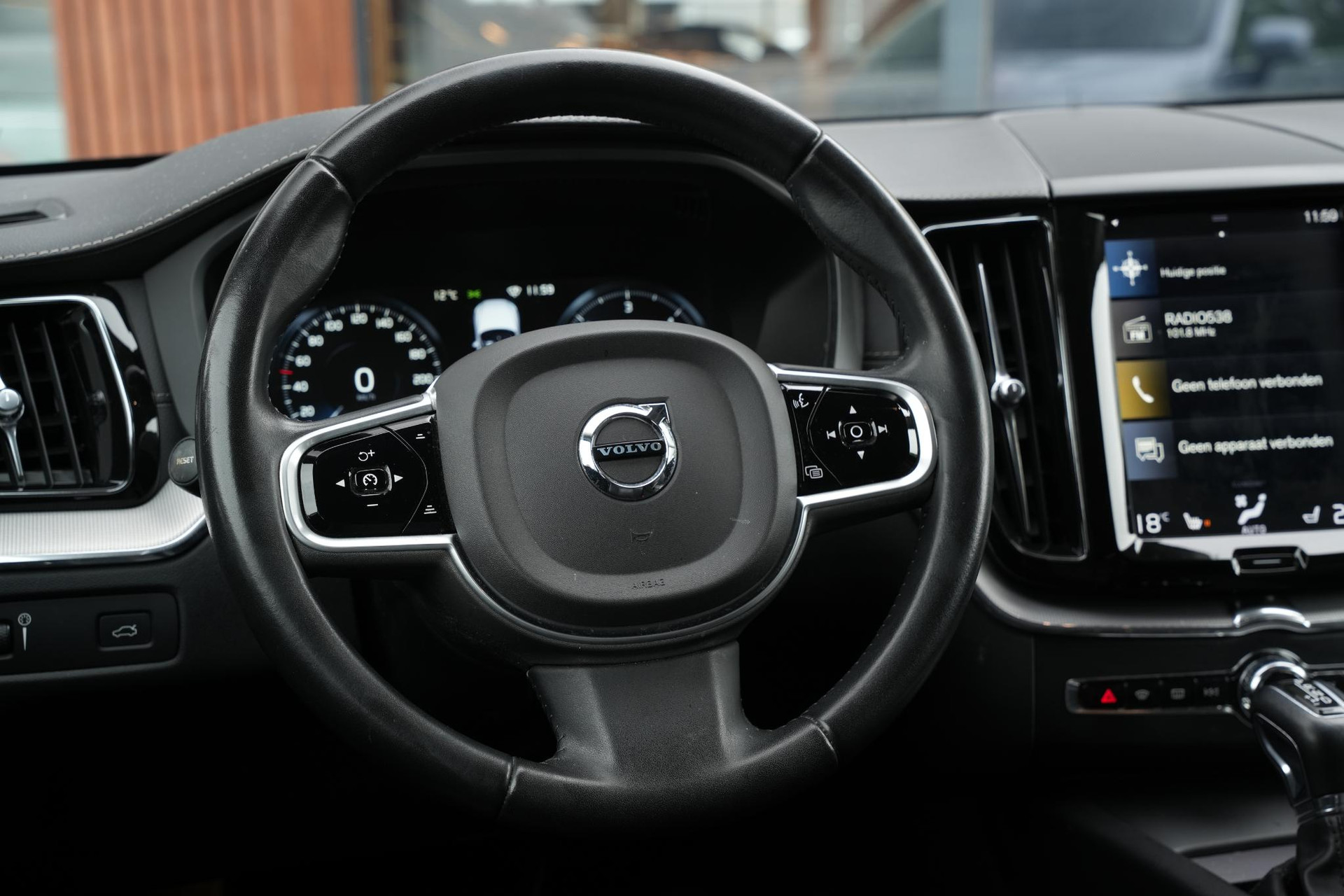 Volvo XC60 2.0 D4 Inscription 2019 OSMIUM GREY (714) 13