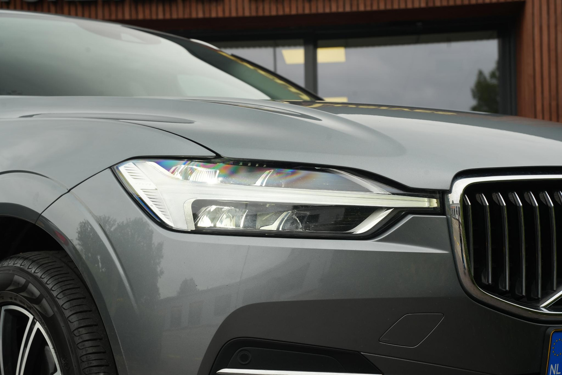 Volvo XC60 2.0 D4 Inscription 2019 OSMIUM GREY (714) 2