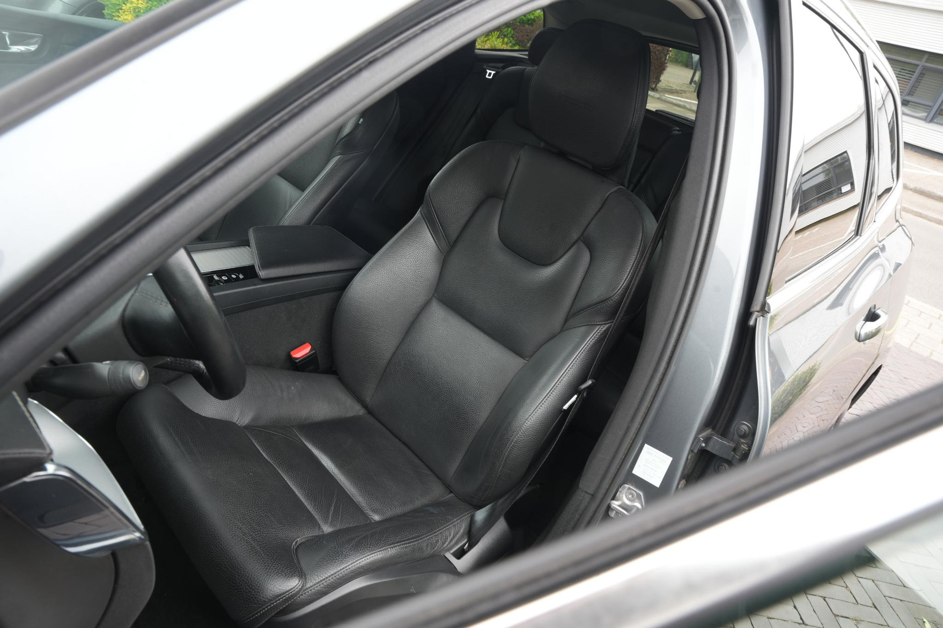 Volvo XC60 2.0 D4 Inscription 2019 OSMIUM GREY (714) 35