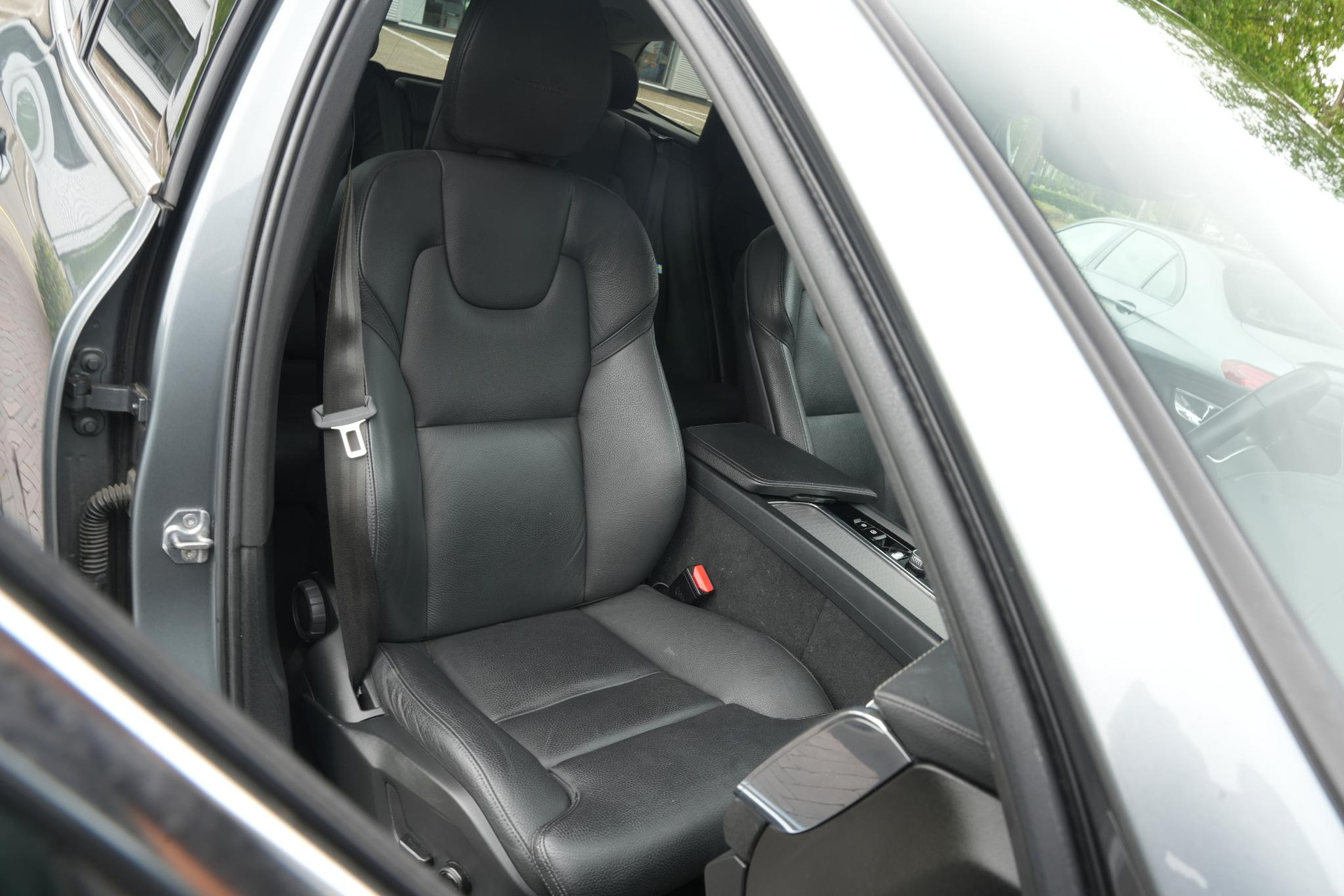 Volvo XC60 2.0 D4 Inscription 2019 OSMIUM GREY (714) 36
