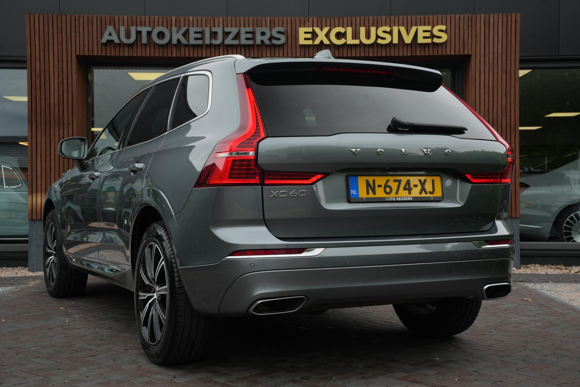 Volvo XC60 2.0 D4 Inscription 2019 OSMIUM GREY (714) 9