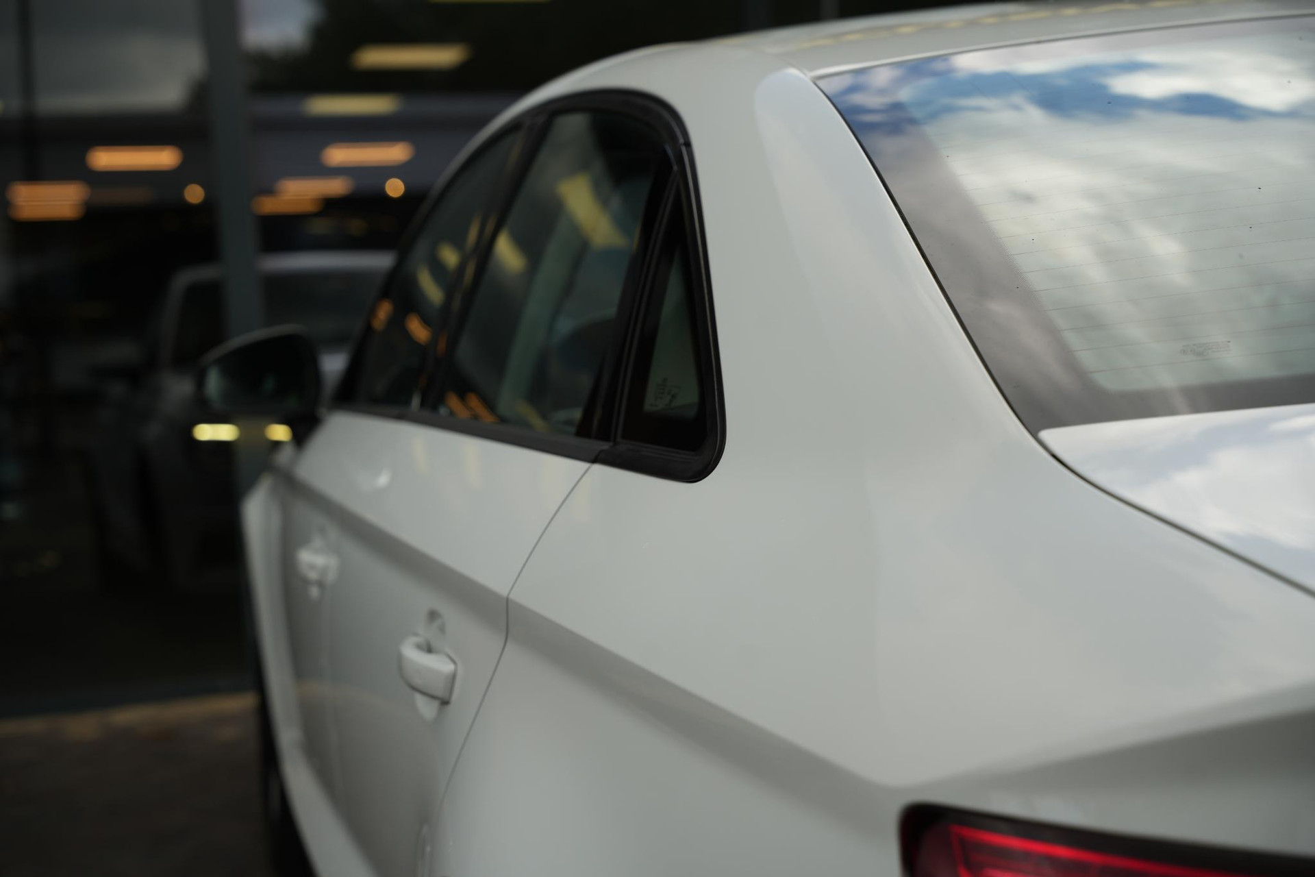 Audi A3 Limousine 1.4 TFSI Ambition Sport Edition 2015 Metallic glacier white (2Y) 19