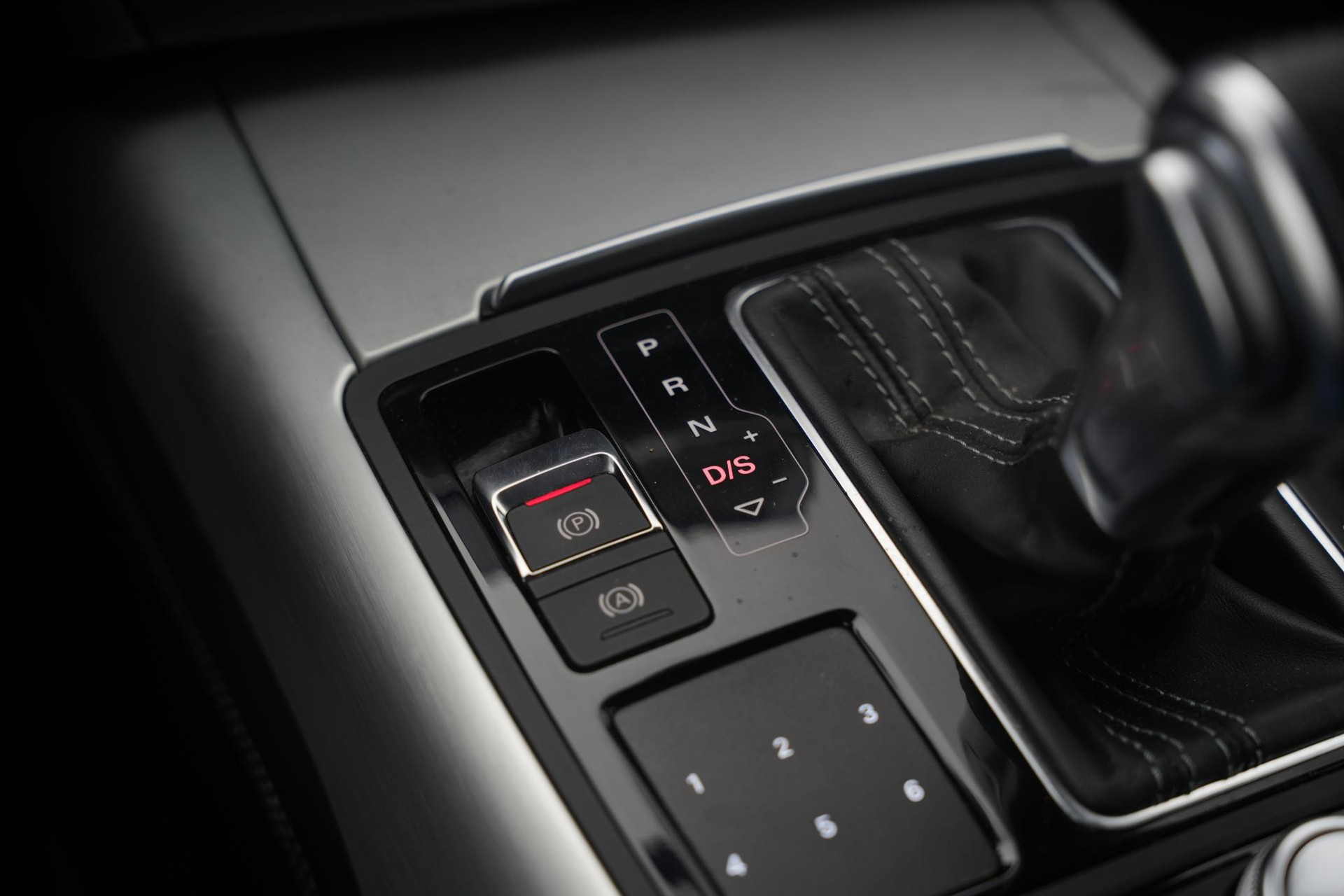 Audi A6 Avant 2.0 TFSI S Edition 2013 Havannazwart metallic 35