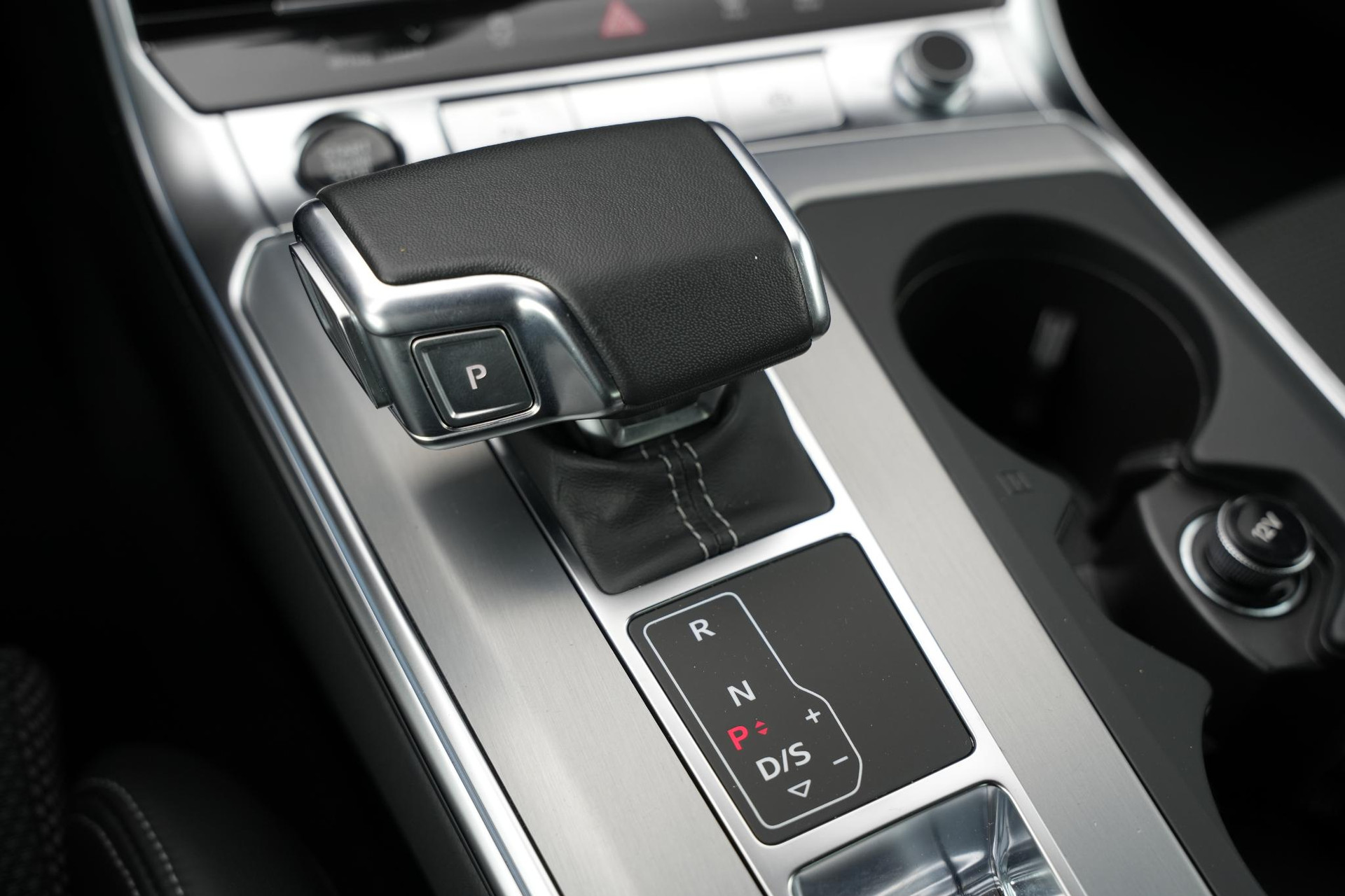 Audi A6 Limousine 50 TFSI e quattro S edition 2023 Daytonagrijs pareleffect 25
