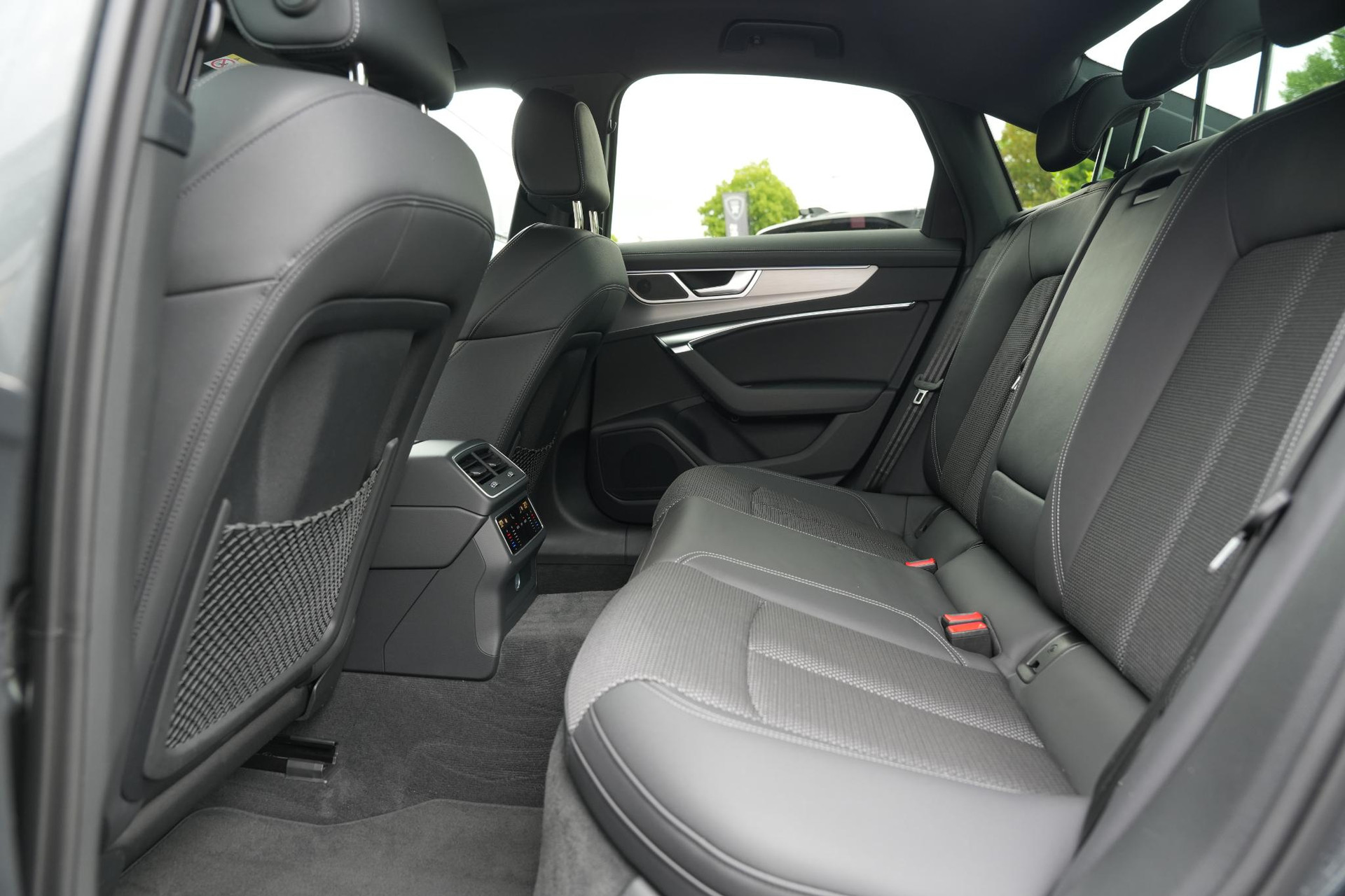 Audi A6 Limousine 50 TFSI e quattro S edition 2023 Daytonagrijs pareleffect 8